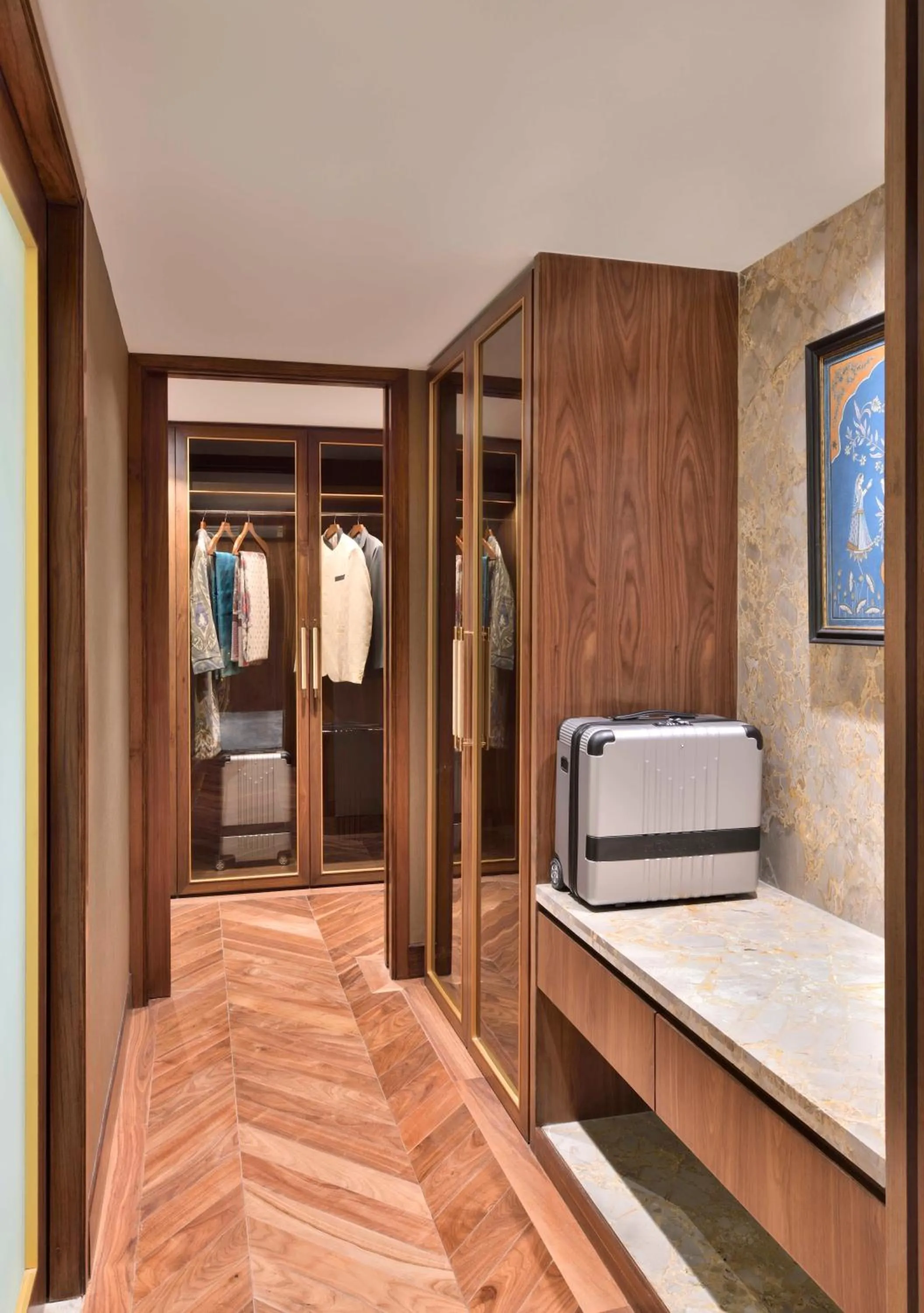 wardrobe, Bed in Taj Mahal, New Delhi