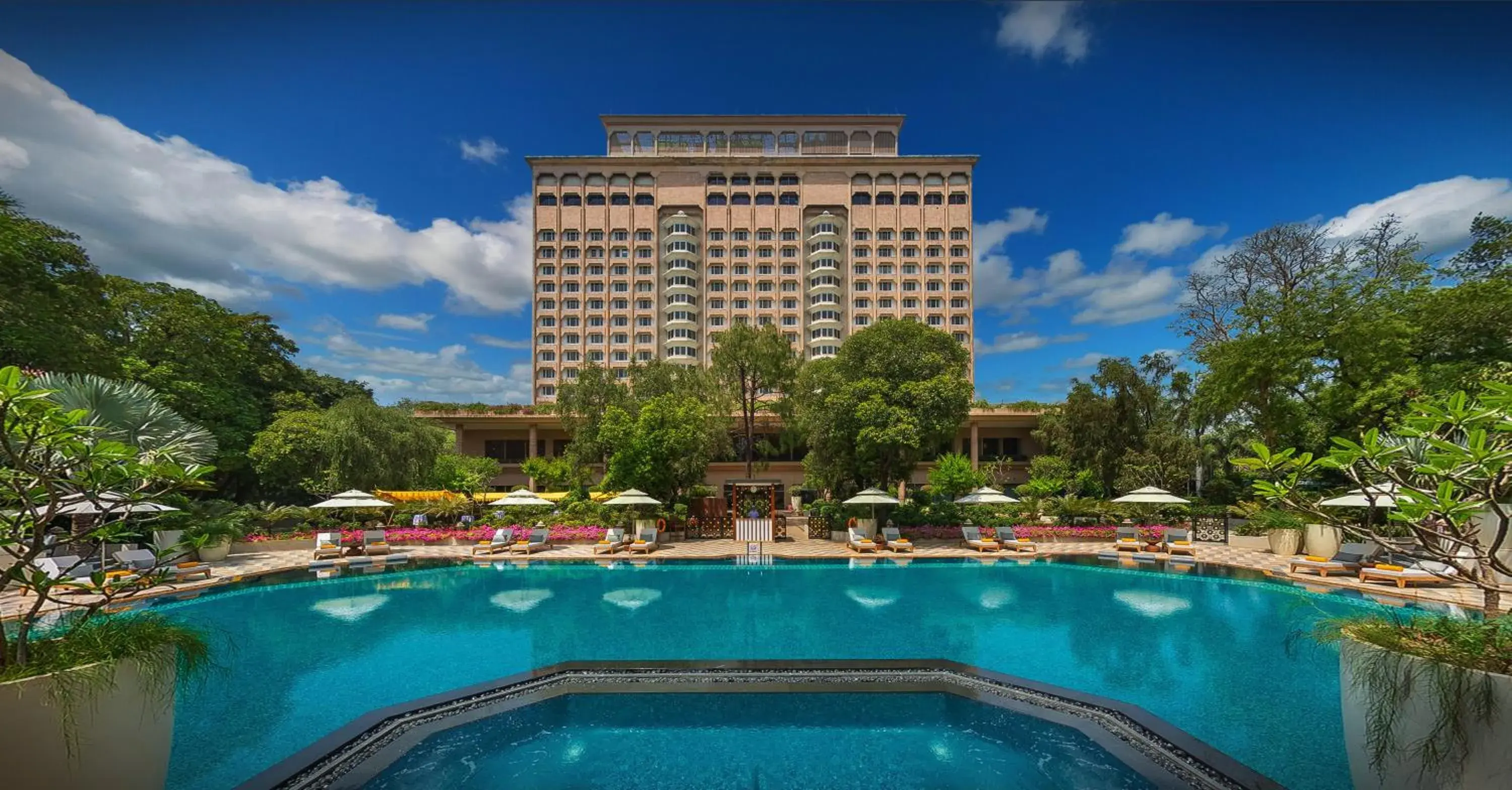 Property building in Taj Mahal, New Delhi Property building in Taj Mahal, New Delhi