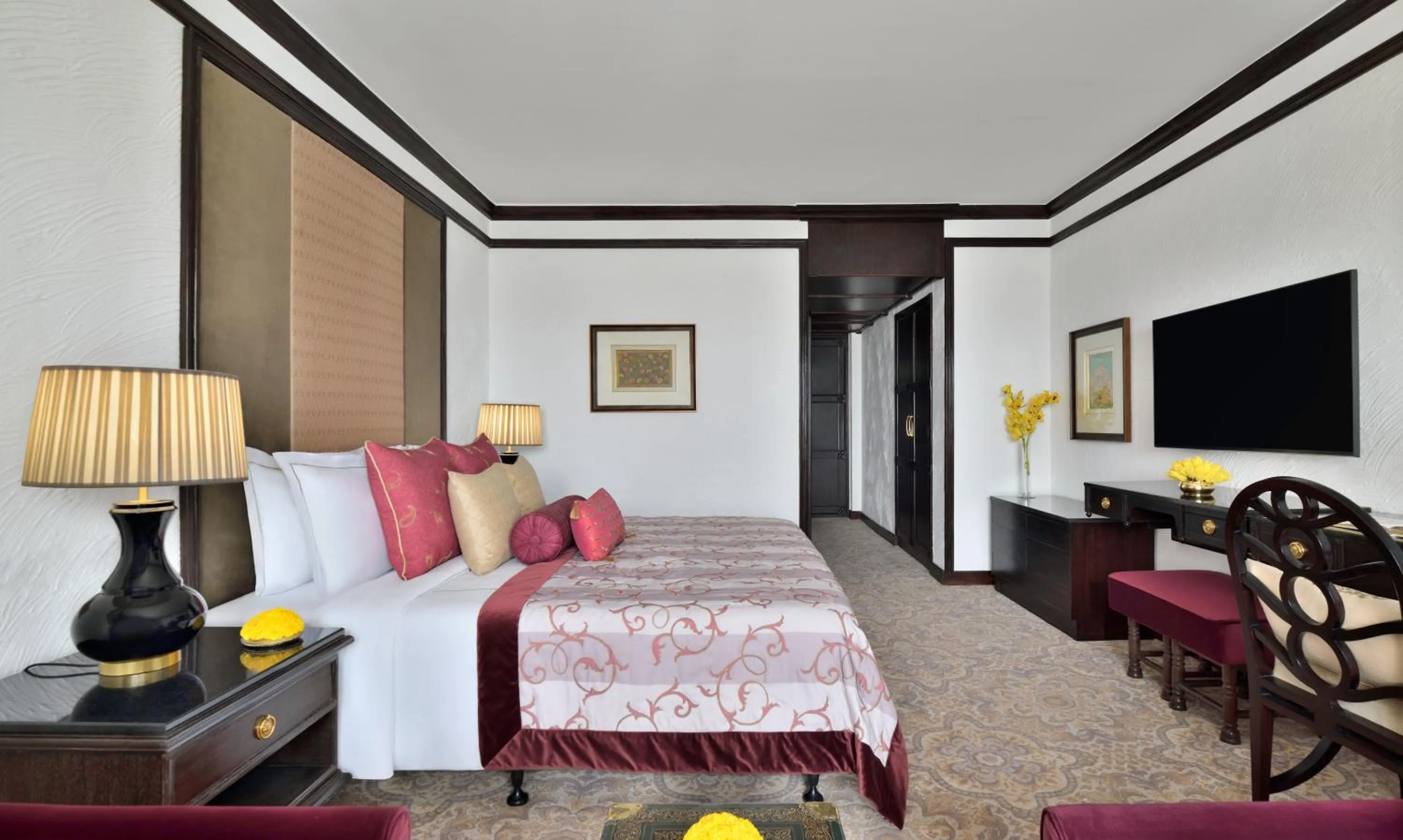 Bedroom, Bed in Taj Mahal, New Delhi