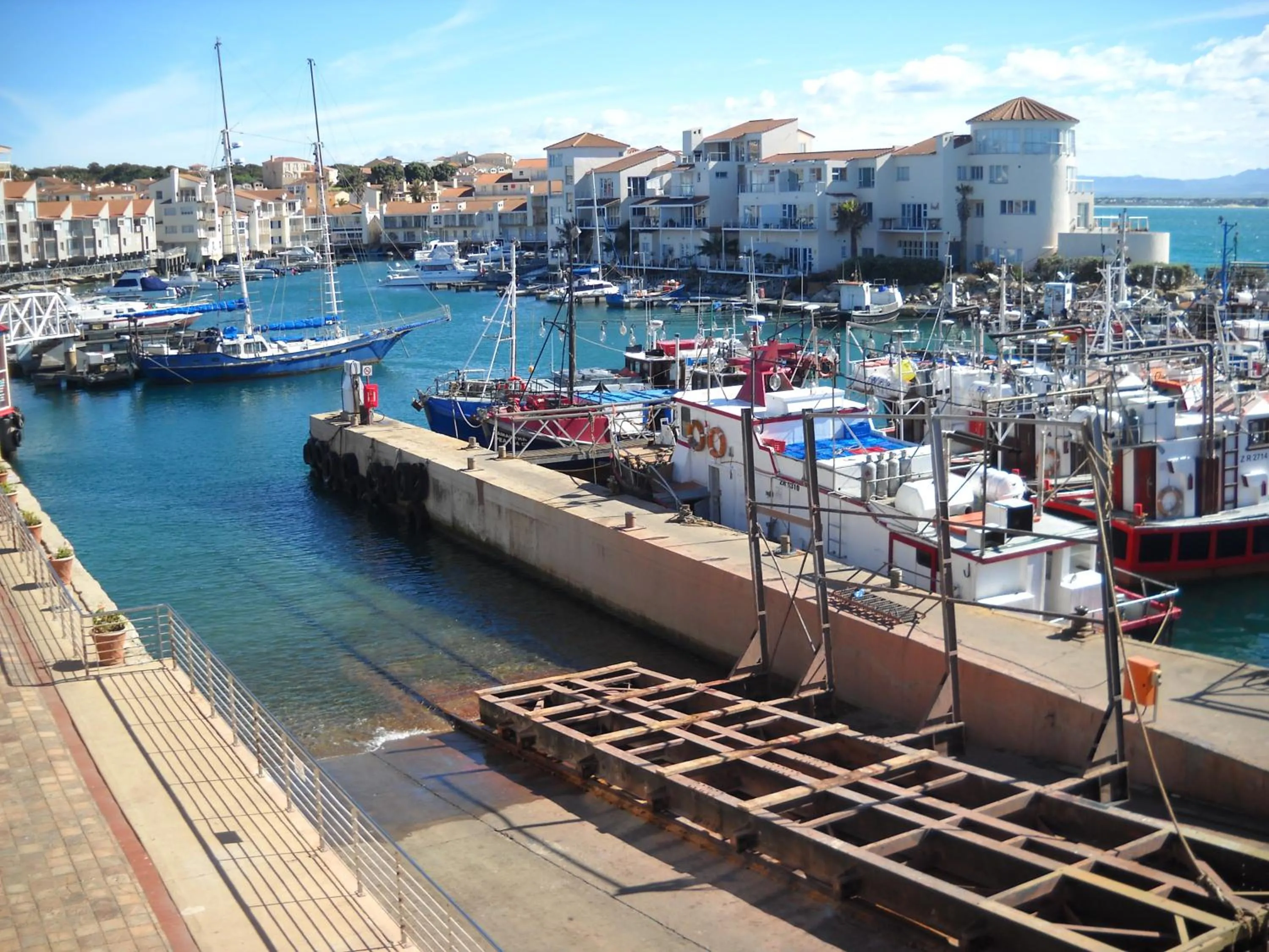 Area and facilities in Sandown Self-Catering