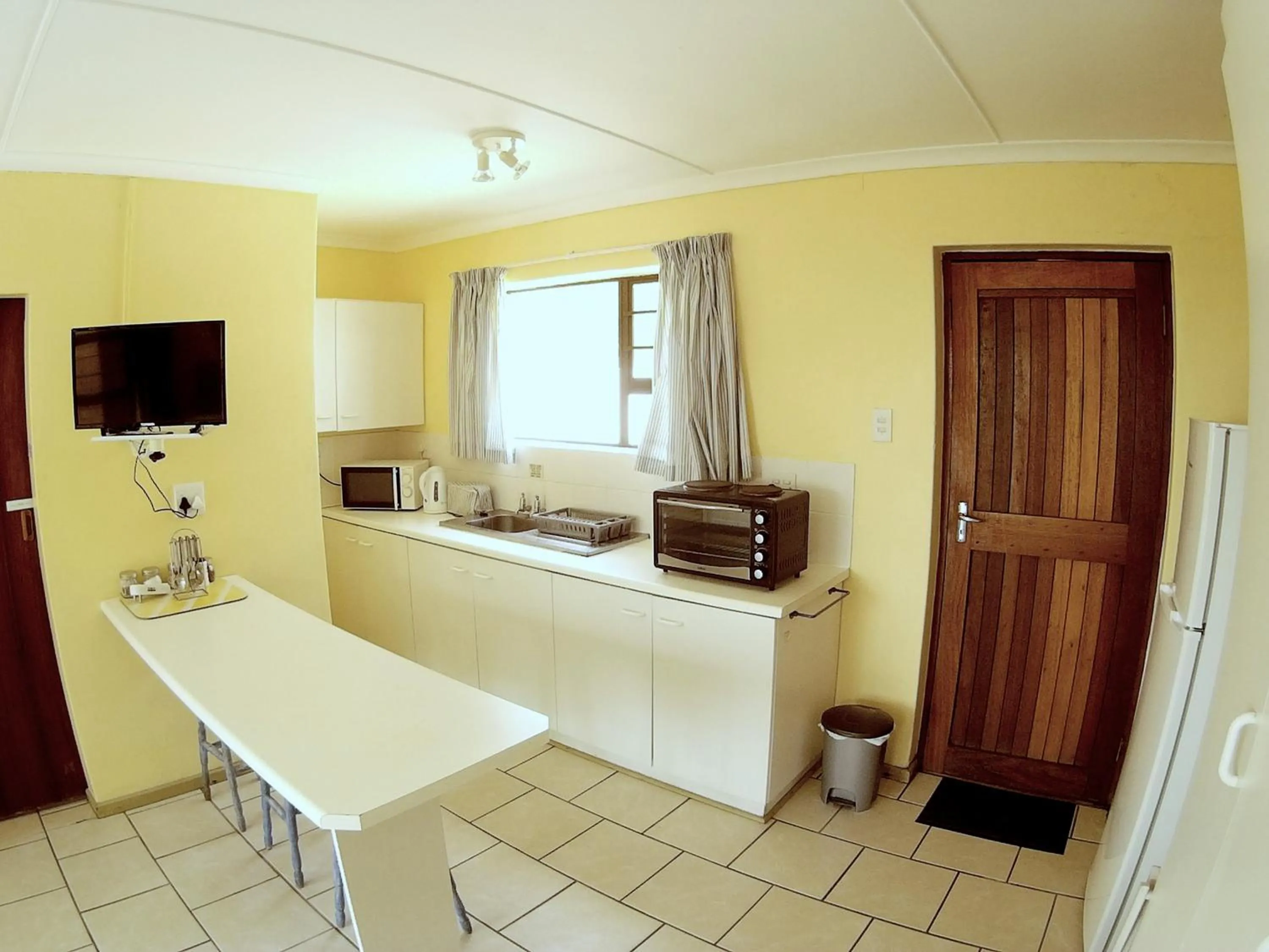 Food and drinks in Sandown Self-Catering
