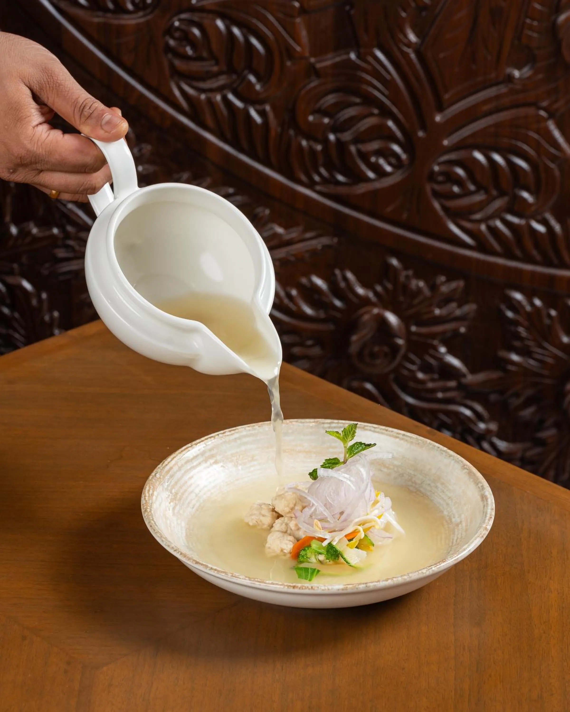 Restaurant/places to eat in Taj Deccan