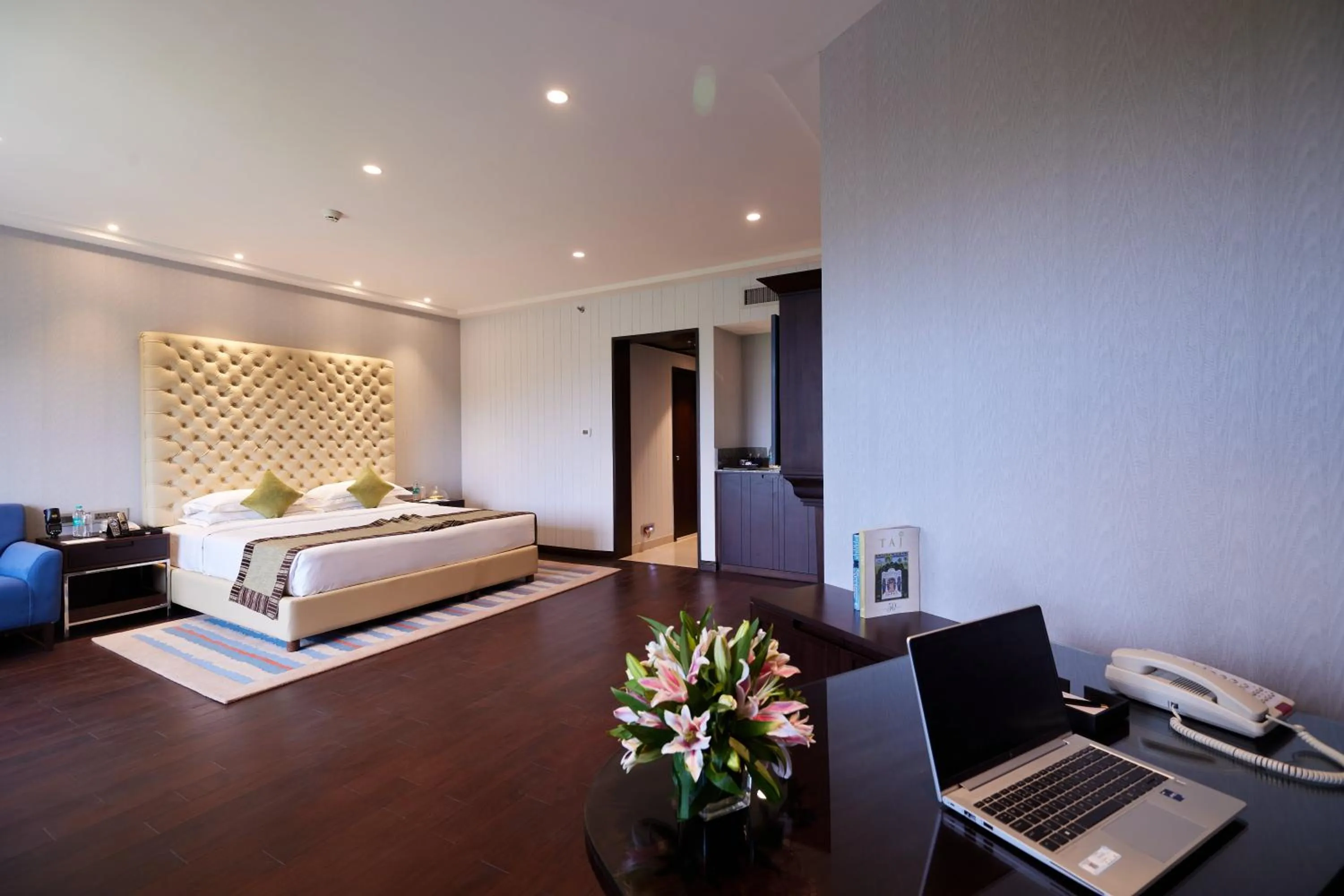 Photo of the whole room, Bed in Taj Deccan