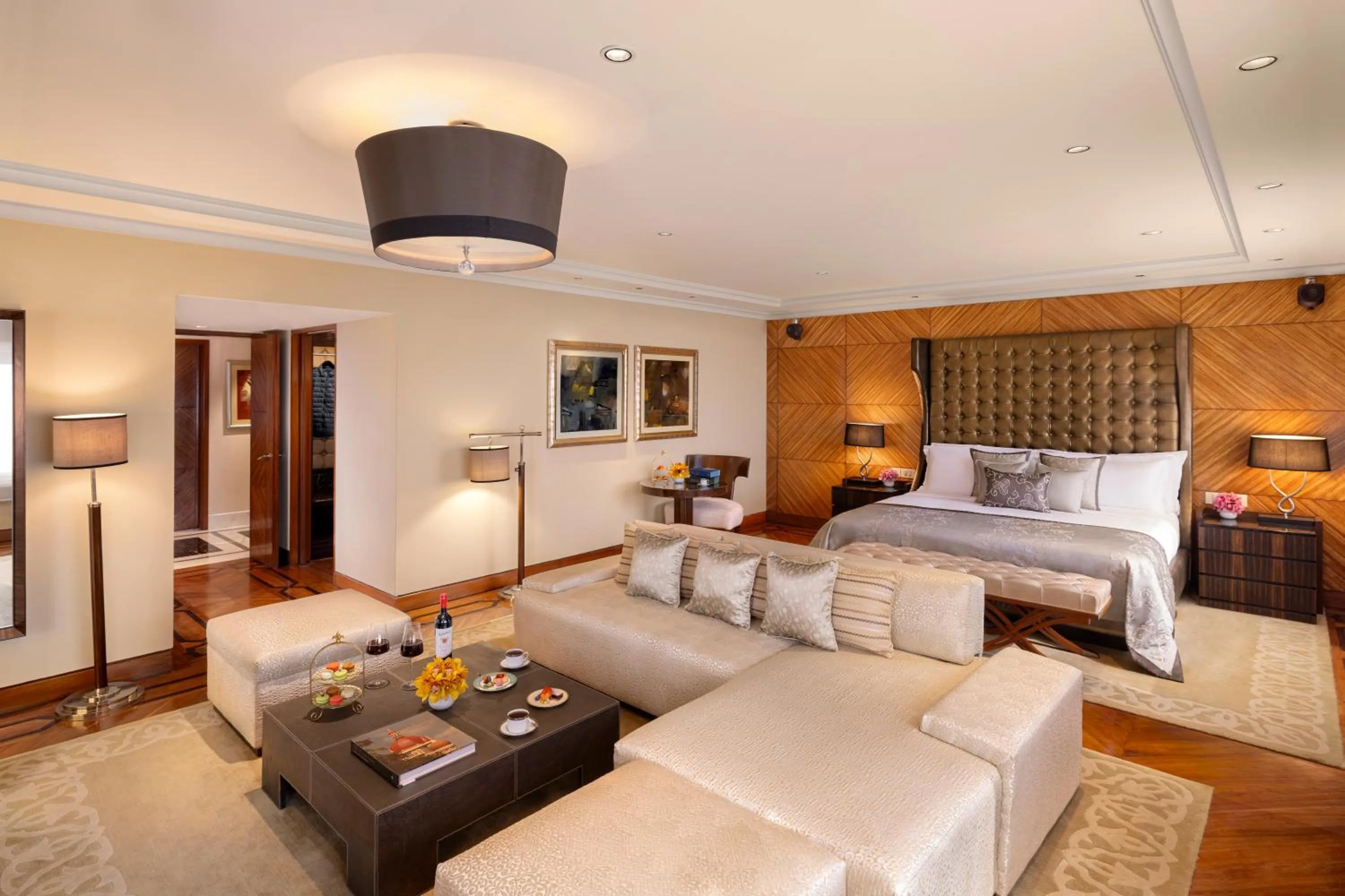 Bed in Taj Palace, New Delhi