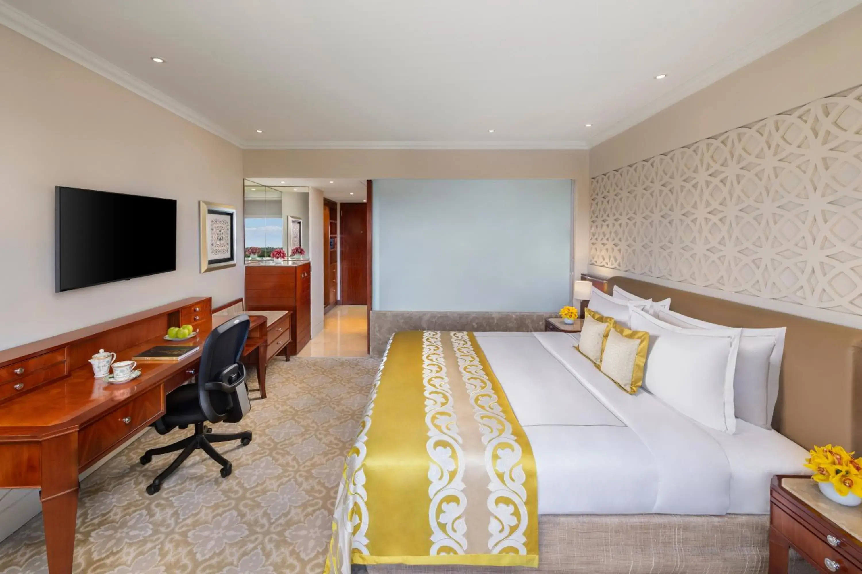 Deluxe Room King Bed Forest and Pool View - single occupancy in Taj Palace, New Delhi Deluxe Room King Bed Forest and Pool View - single occupancy in Taj Palace, New Delhi