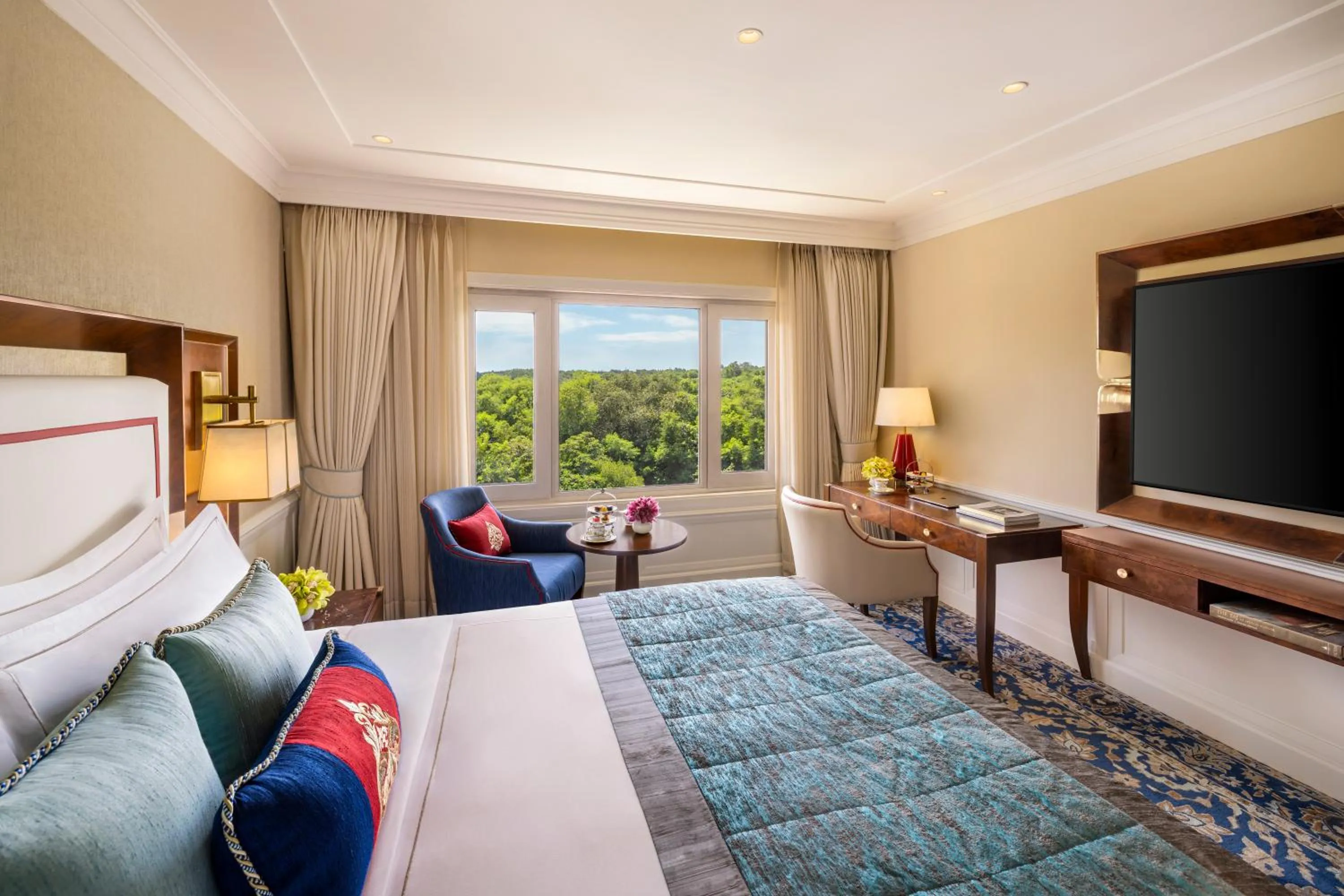 TV and multimedia, Bed in Taj Palace, New Delhi