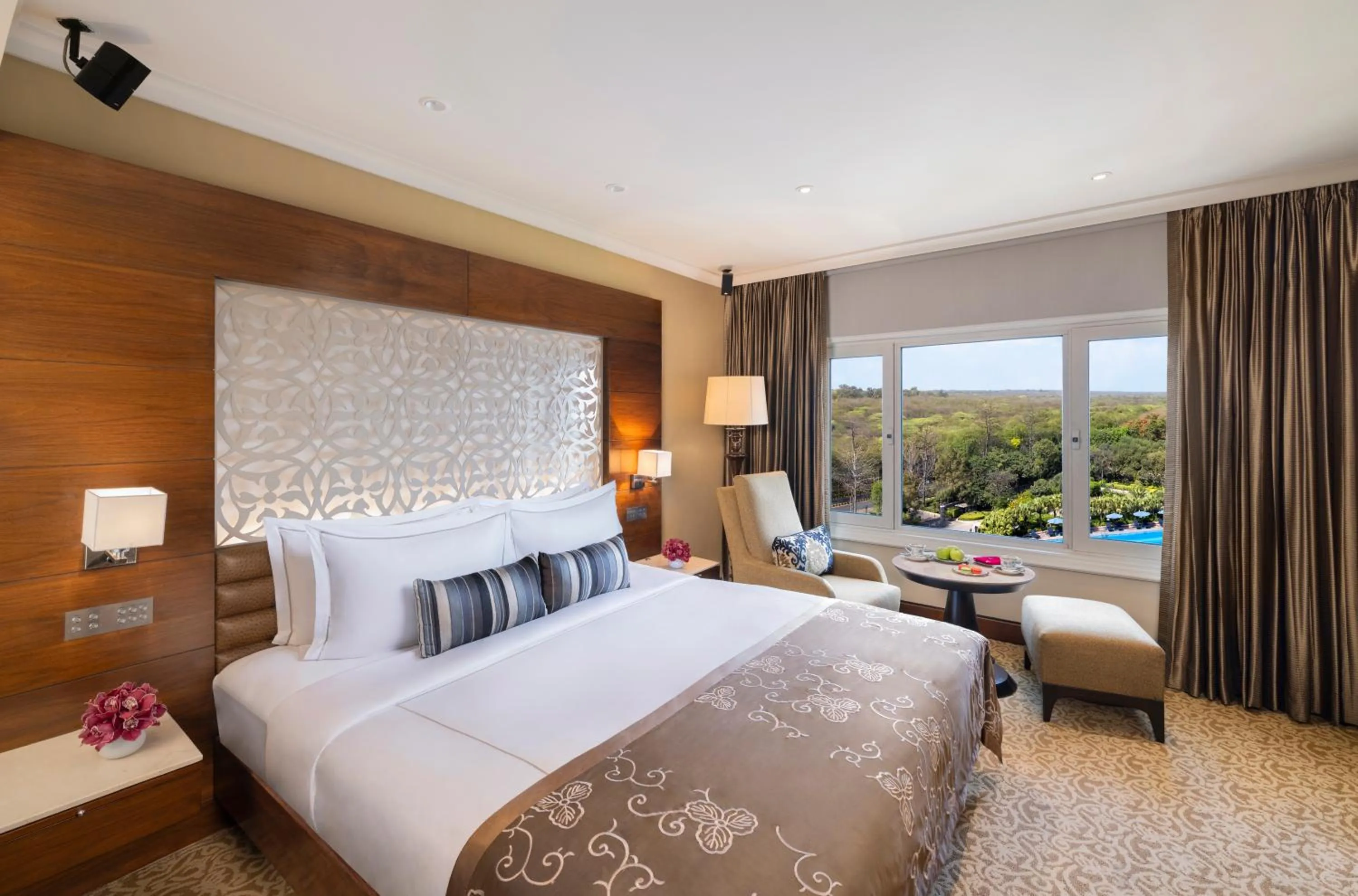 Bed in Taj Palace, New Delhi