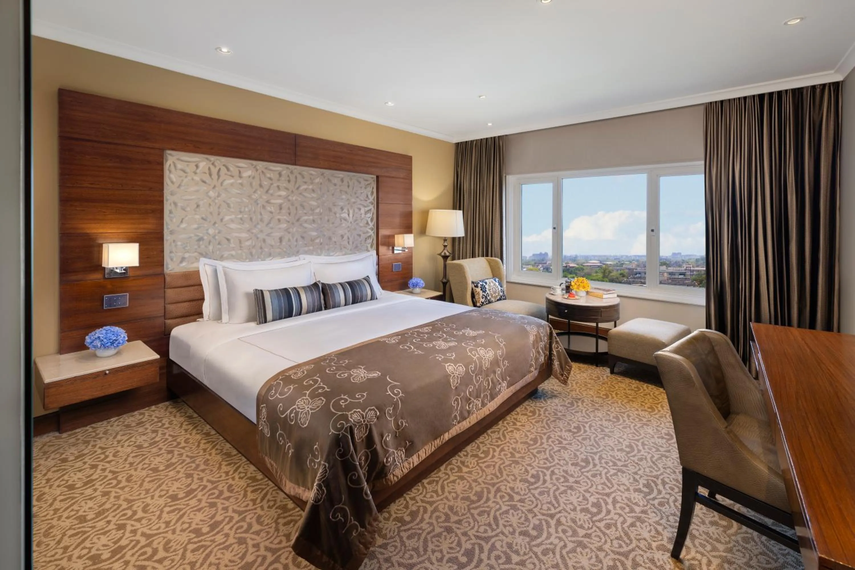 Bed in Taj Palace, New Delhi