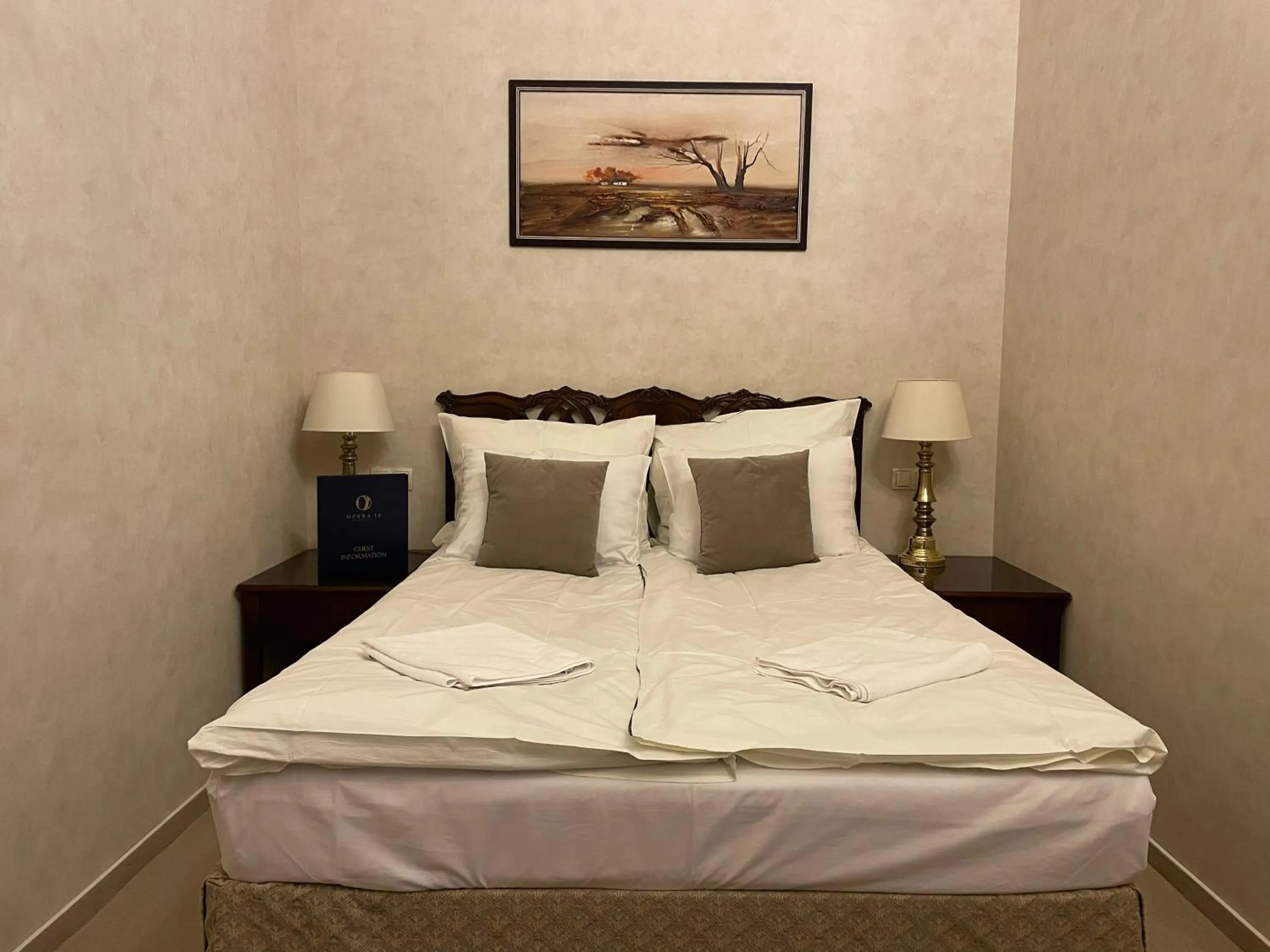 Bed in OPERA16 Guestrooms