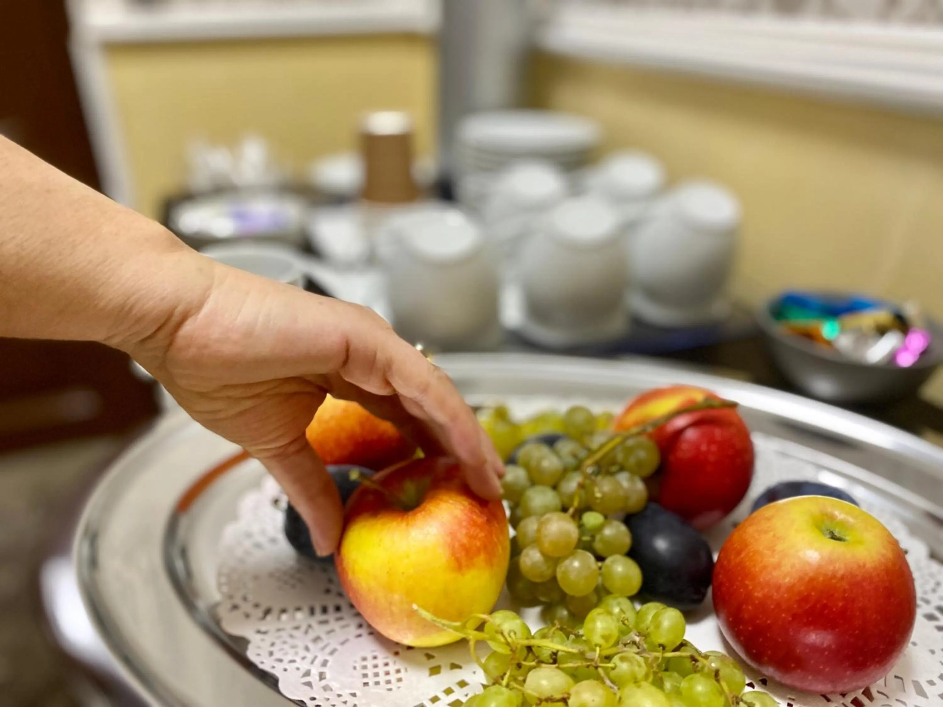 Coffee/tea facilities in OPERA16 Guestrooms