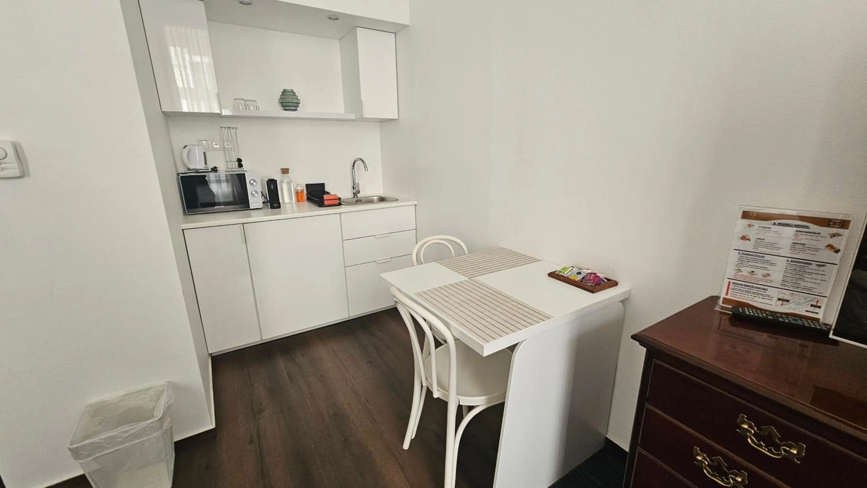 Kitchen or kitchenette in OPERA16 Guestrooms