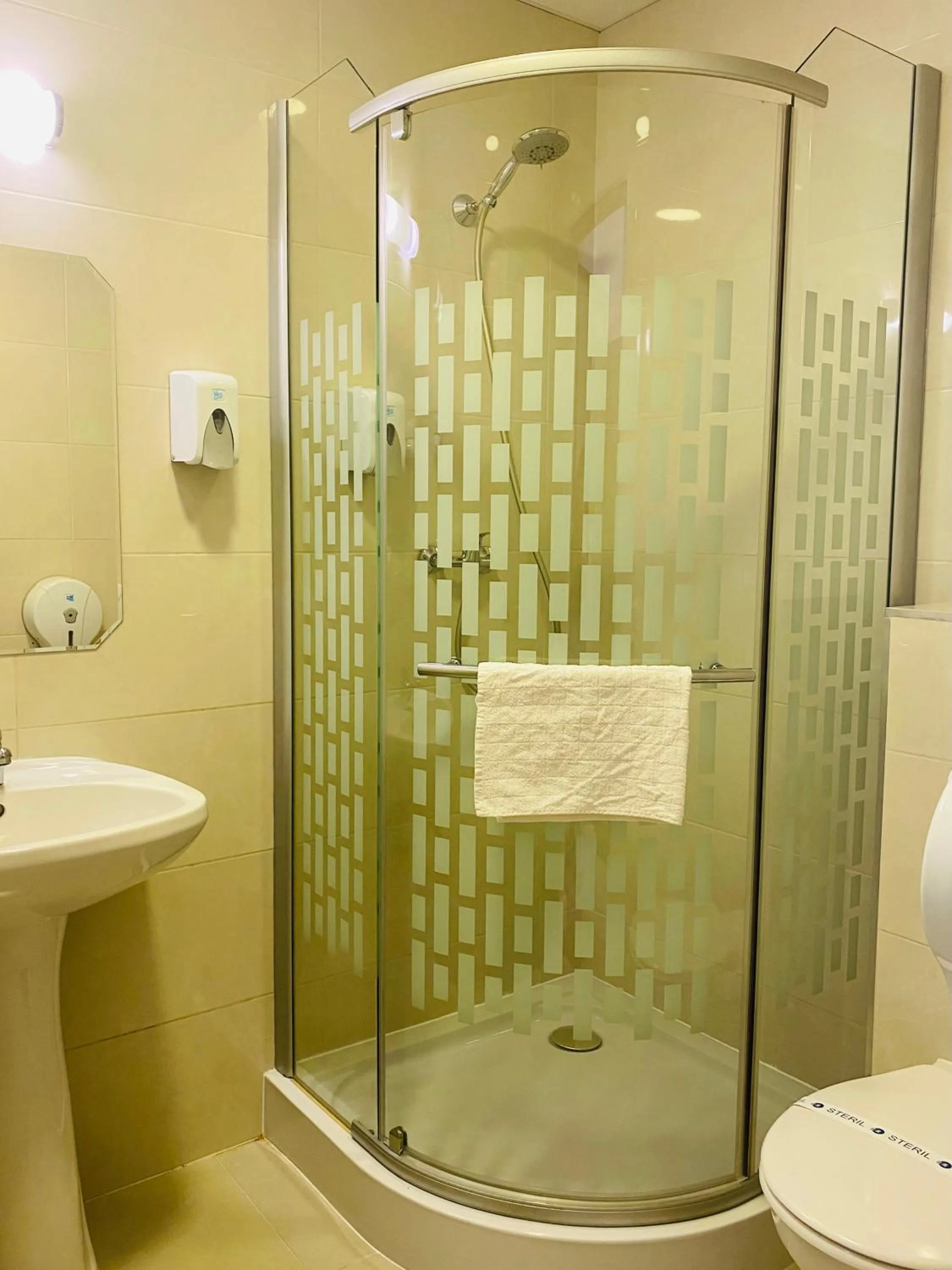 Bathroom in OPERA16 Guestrooms