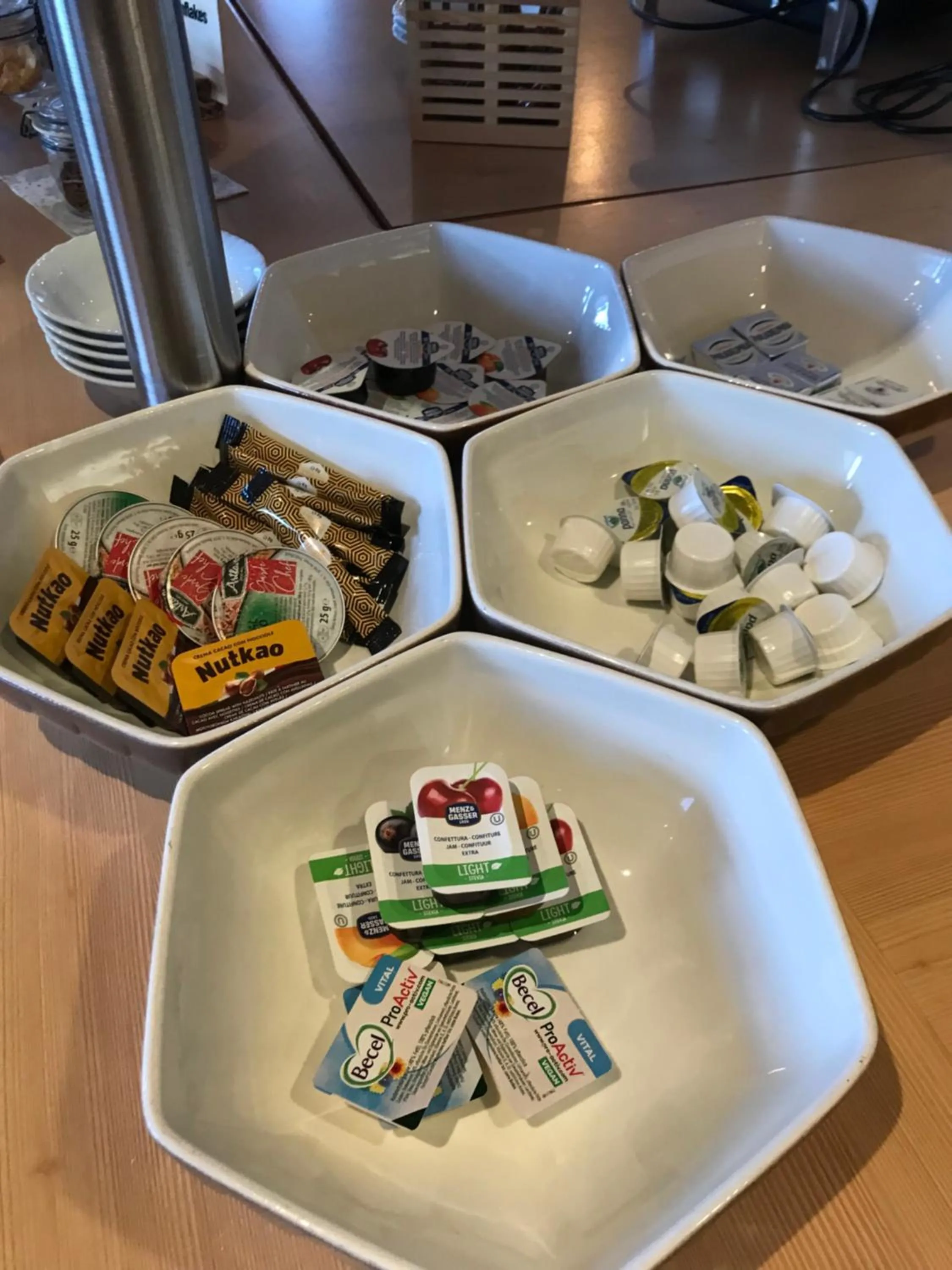 Breakfast in Alpenspitz Appartements - Garni - B&B