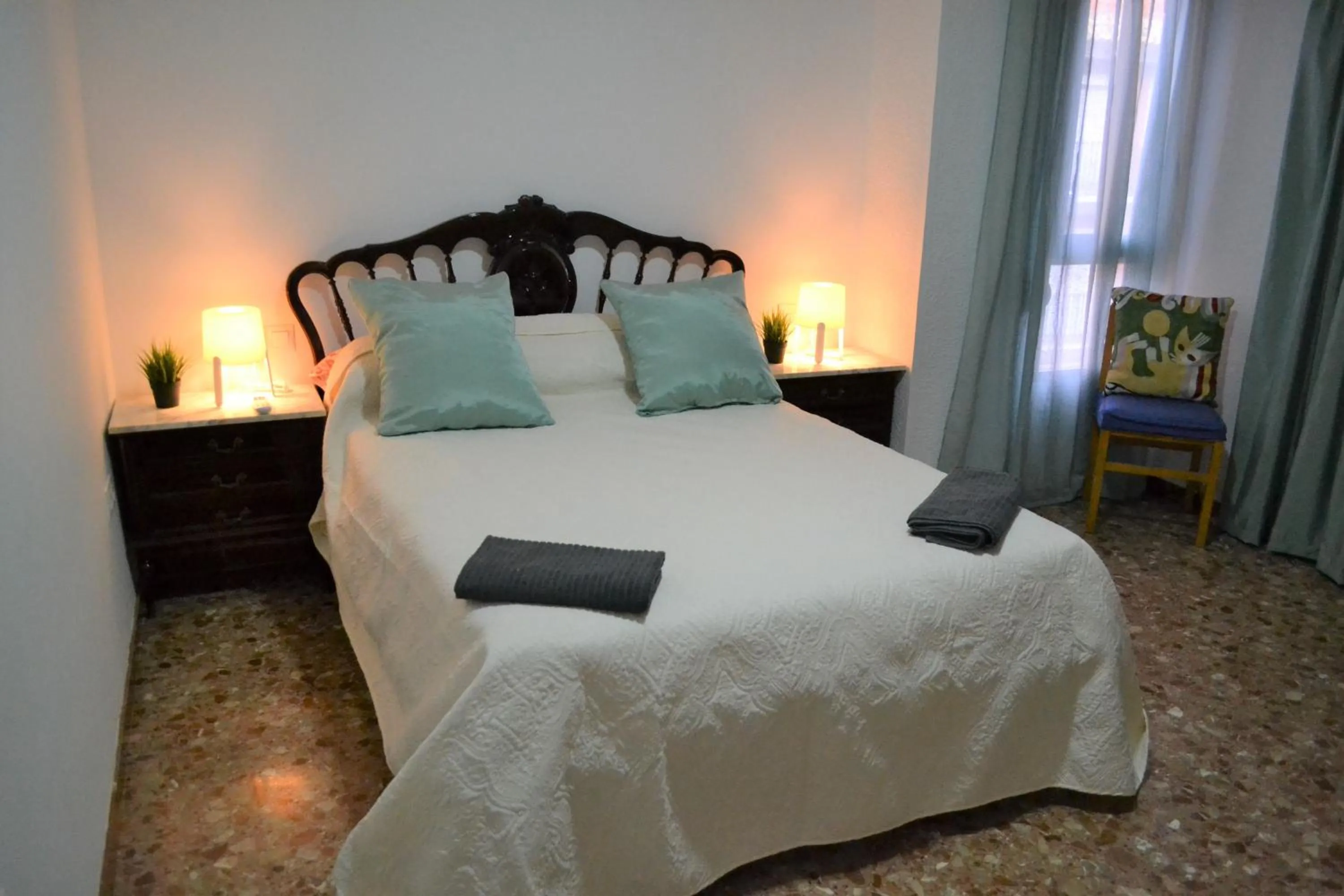 Bathroom, Bed in Superb 1 Bedroom with Gallery CB7EV