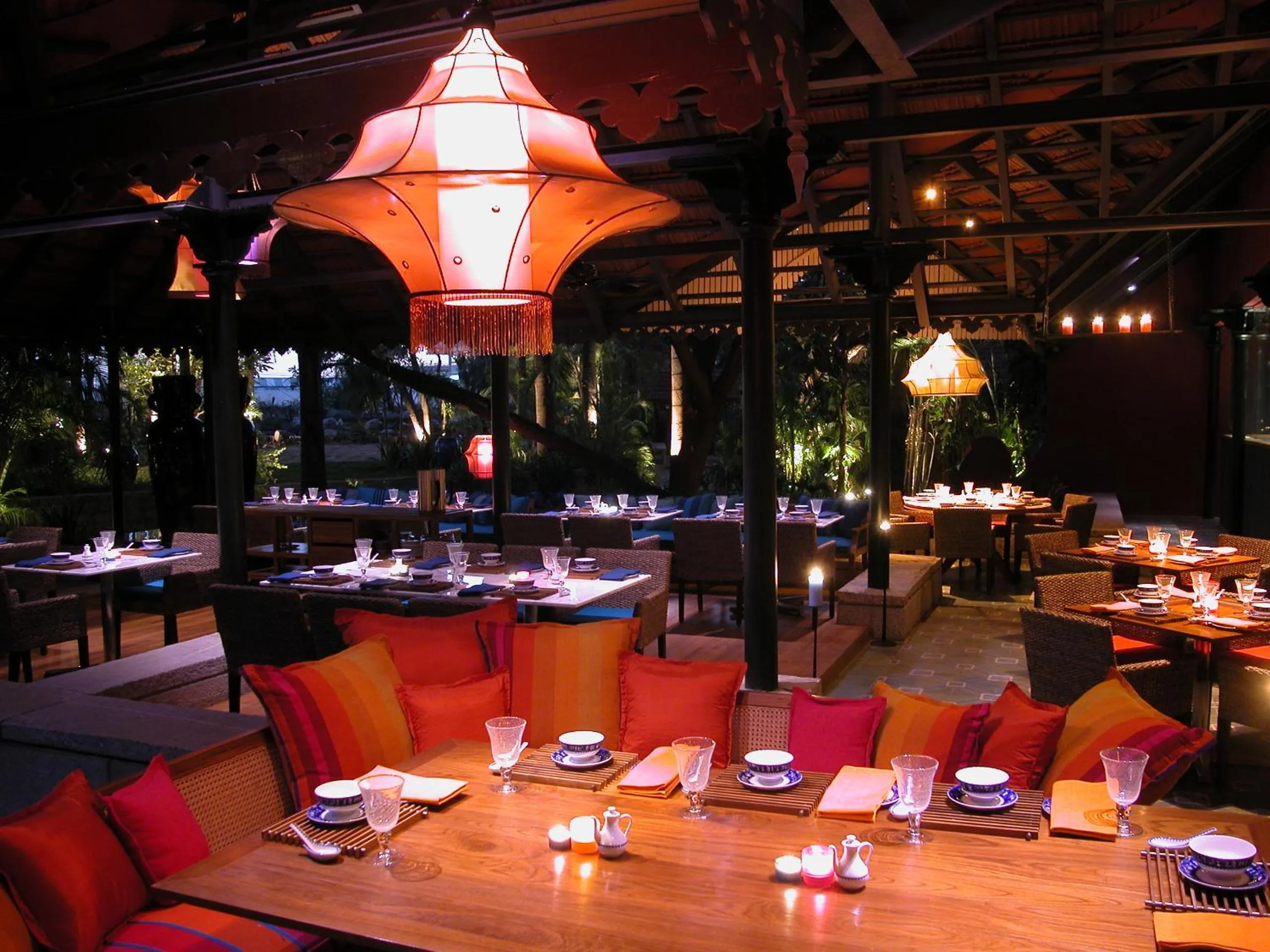 Restaurant/places to eat in Taj West End