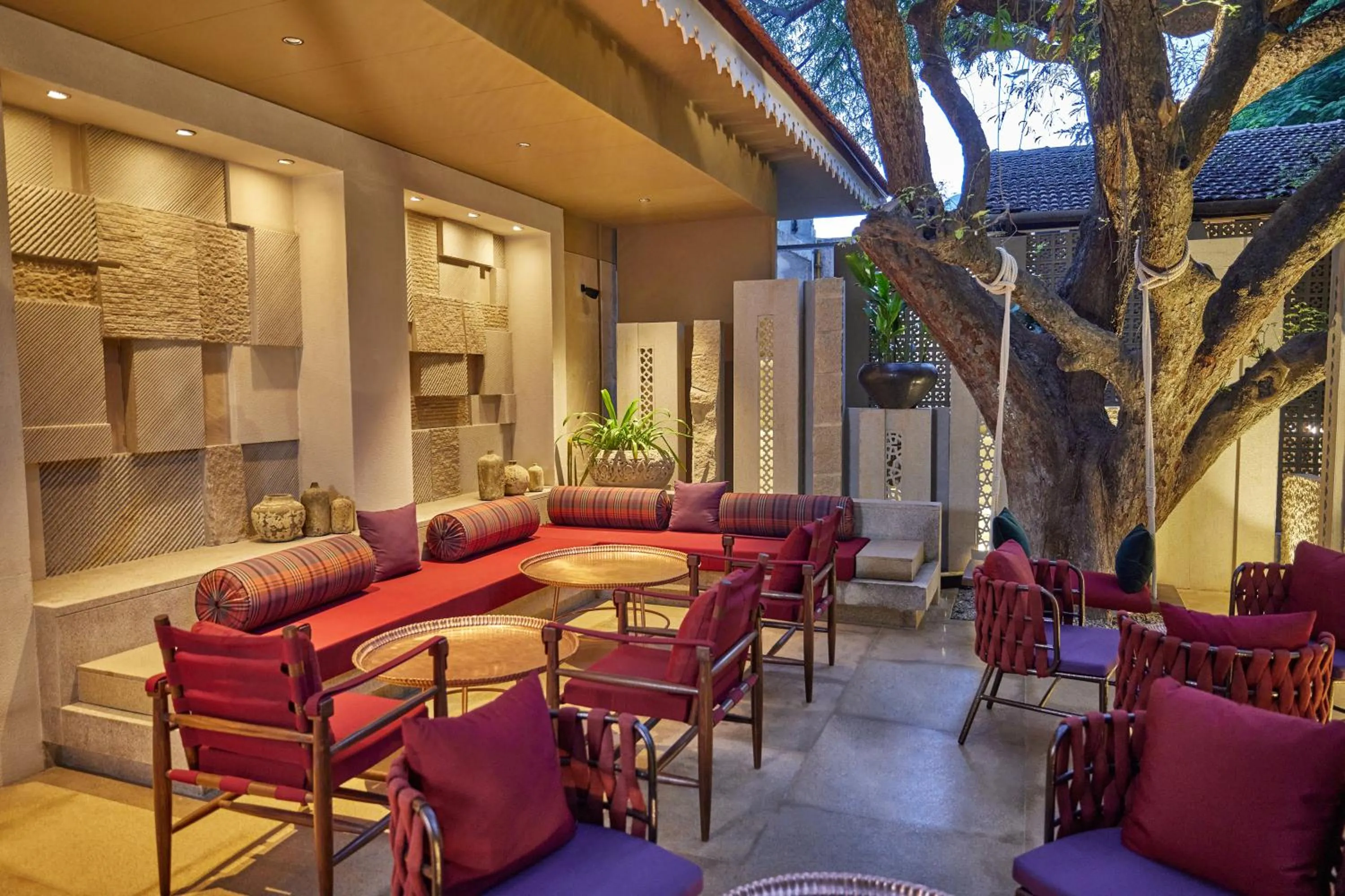 Restaurant/places to eat in Taj West End