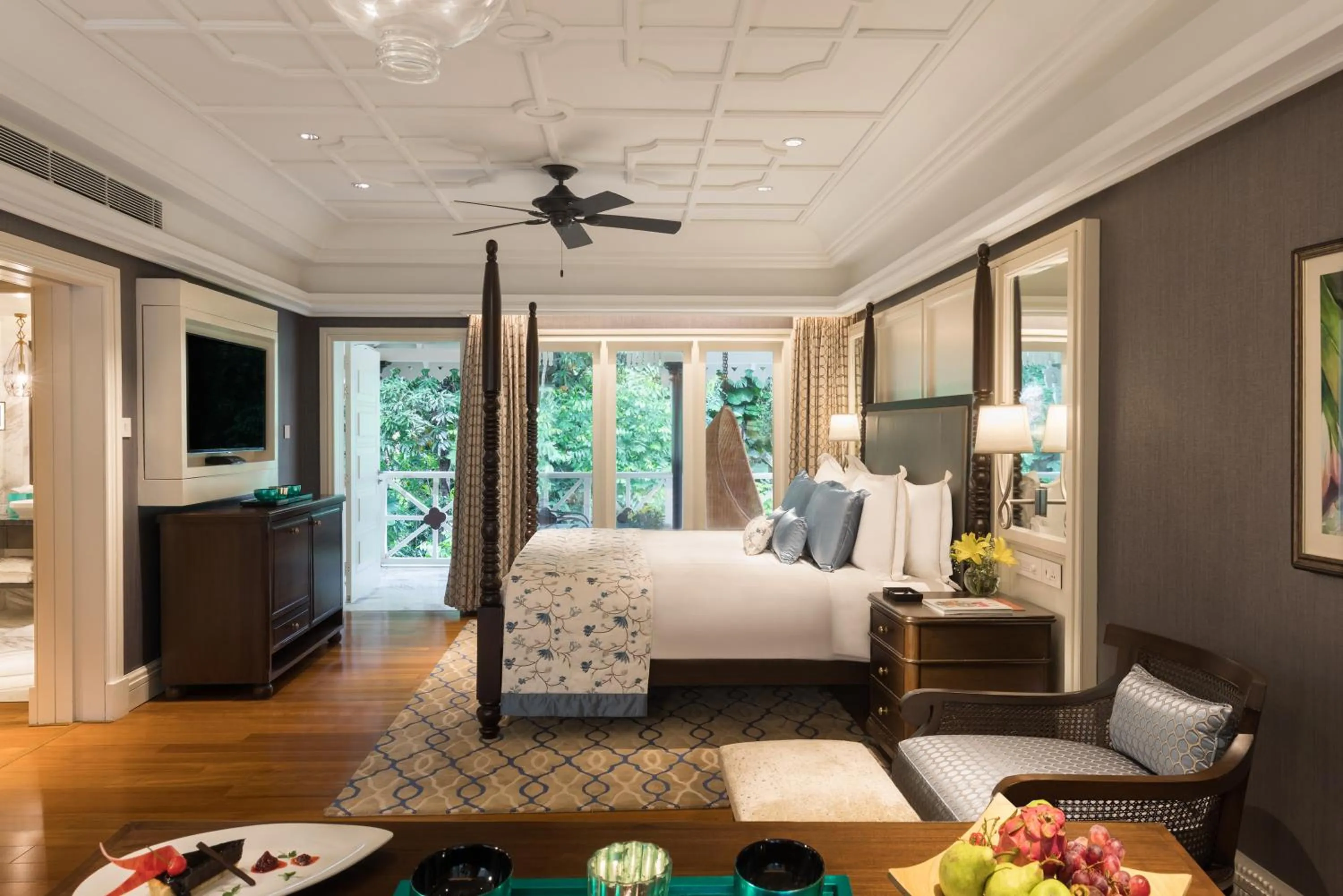 Patio, Bed in Taj West End