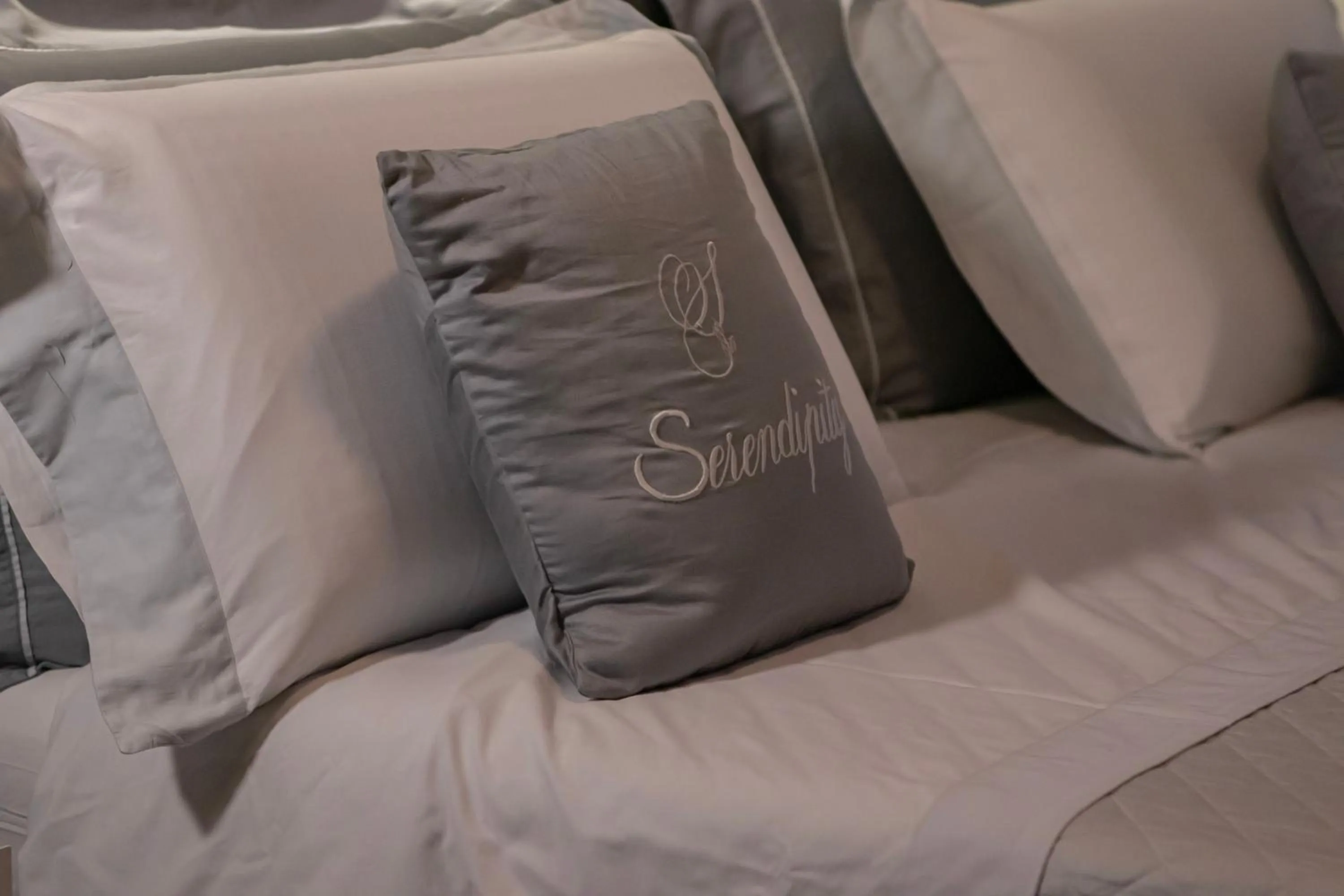 Photo of the whole room in Serendipity B&B