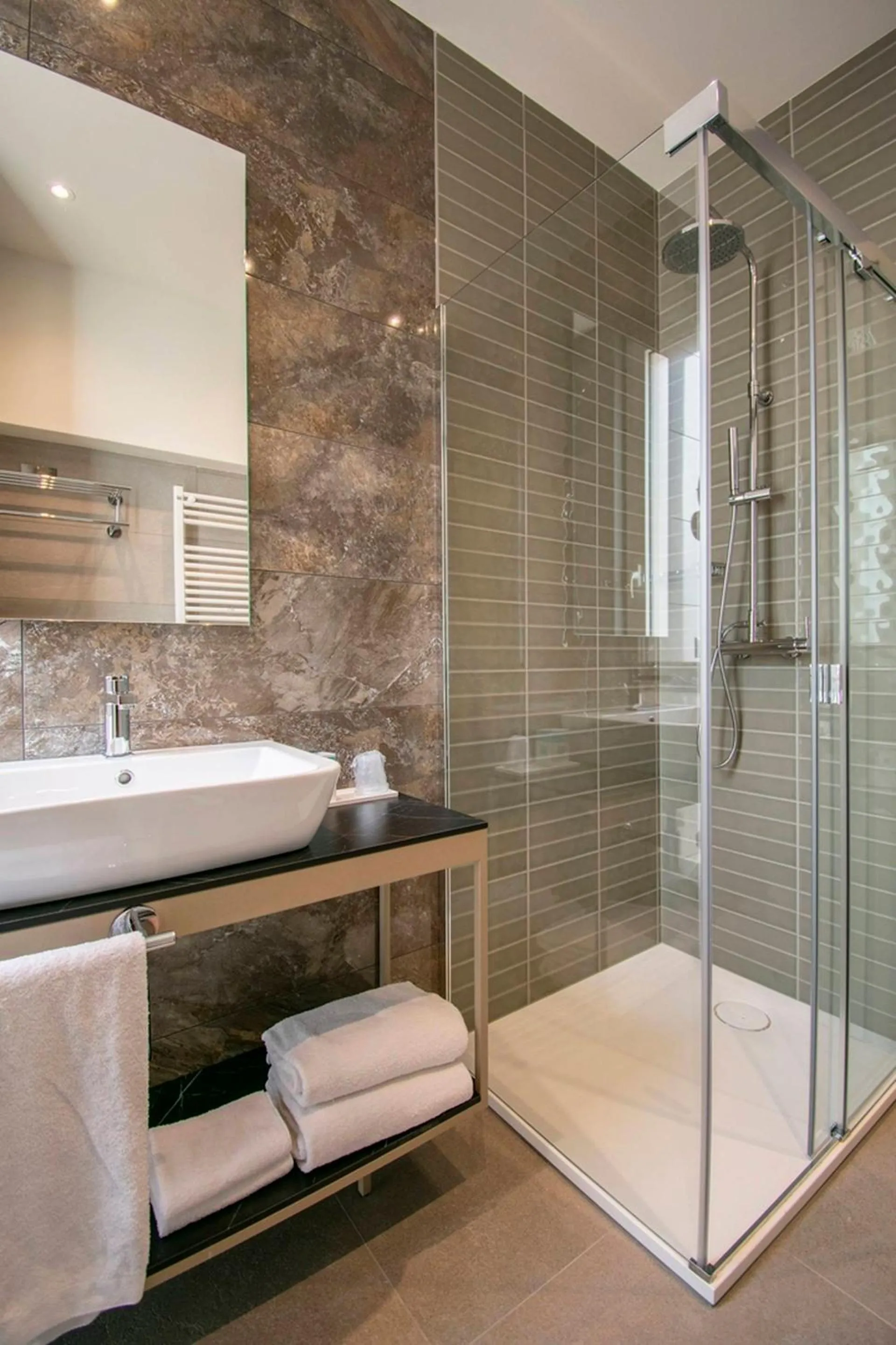 Shower in Hotel Medusa