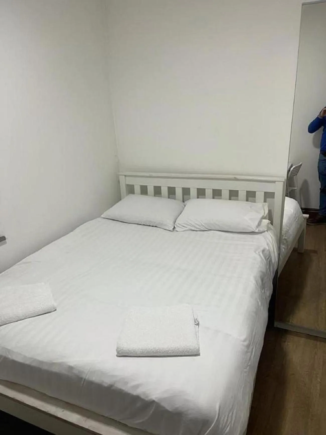 Bedroom, Bed in London Suite