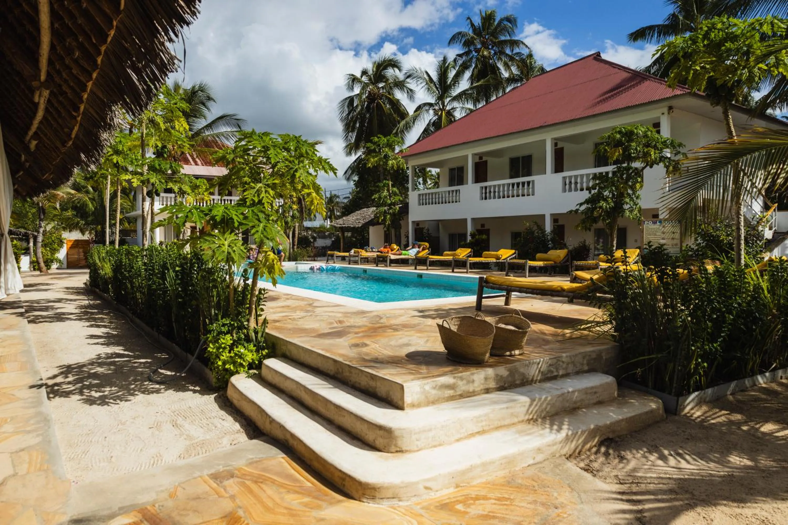 Mem Luxury Apartments and Hotel