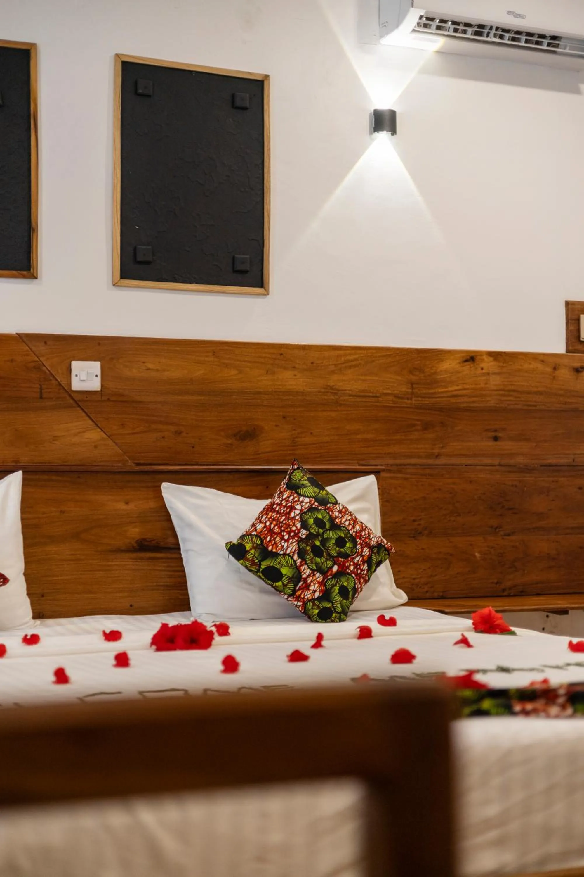 Bed in Mem Luxury Apartments and Hotel