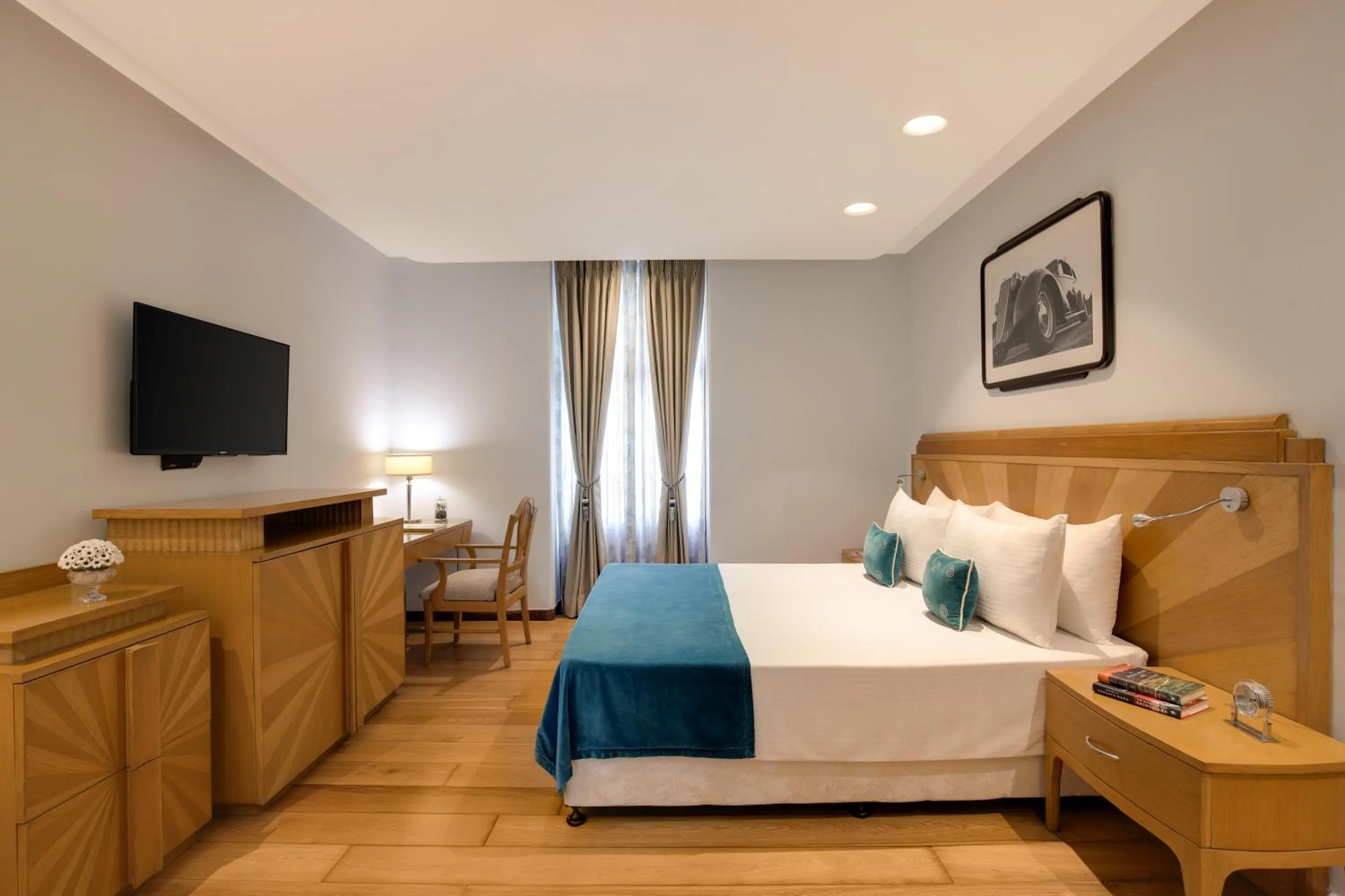 Bed in Ambassador, New Delhi - IHCL SeleQtions