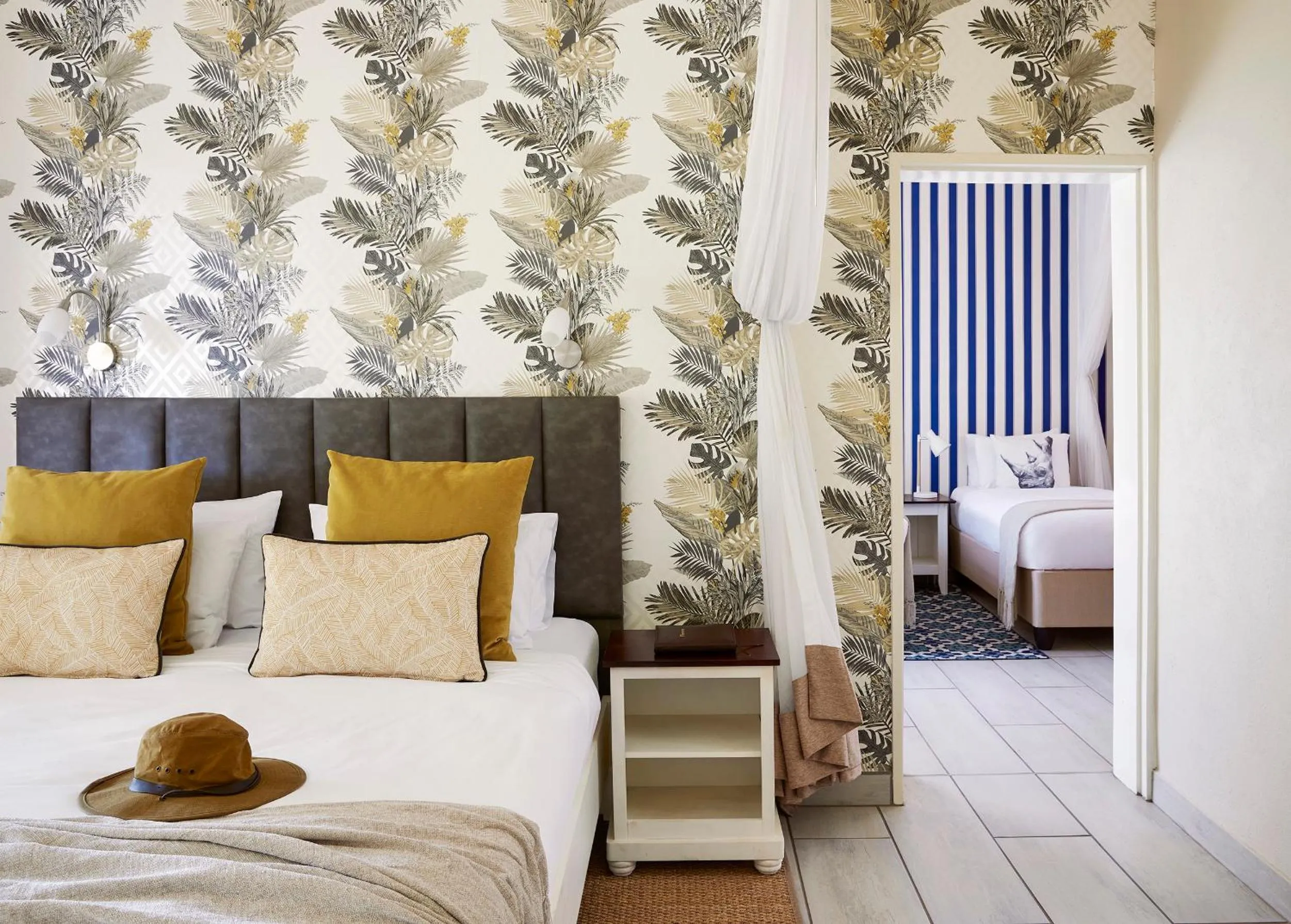 Photo of the whole room, Bed in Pioneers