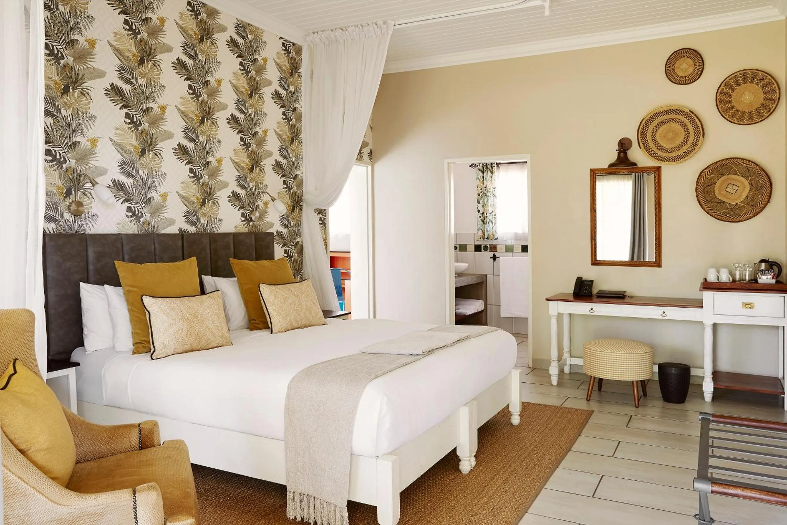 Bedroom, Bed in Pioneers