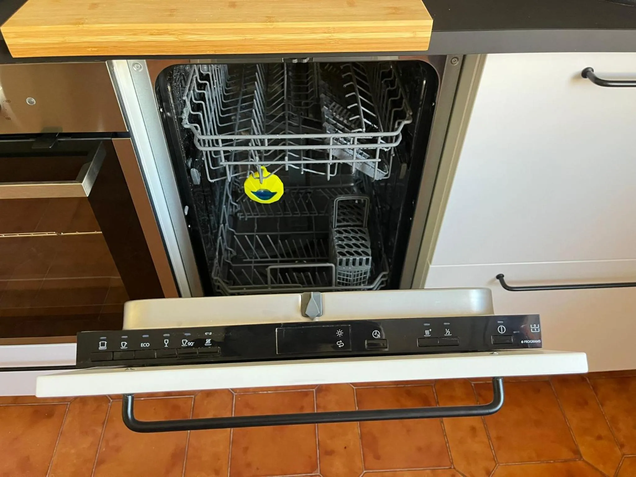 dishwasher in Villa Rosa