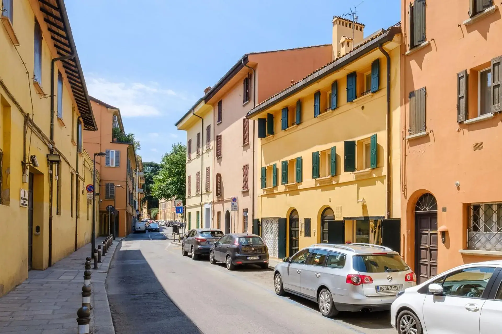 Property building in BolognaRoomscom - Frassinago Deluxe Property building in BolognaRoomscom - Frassinago Deluxe