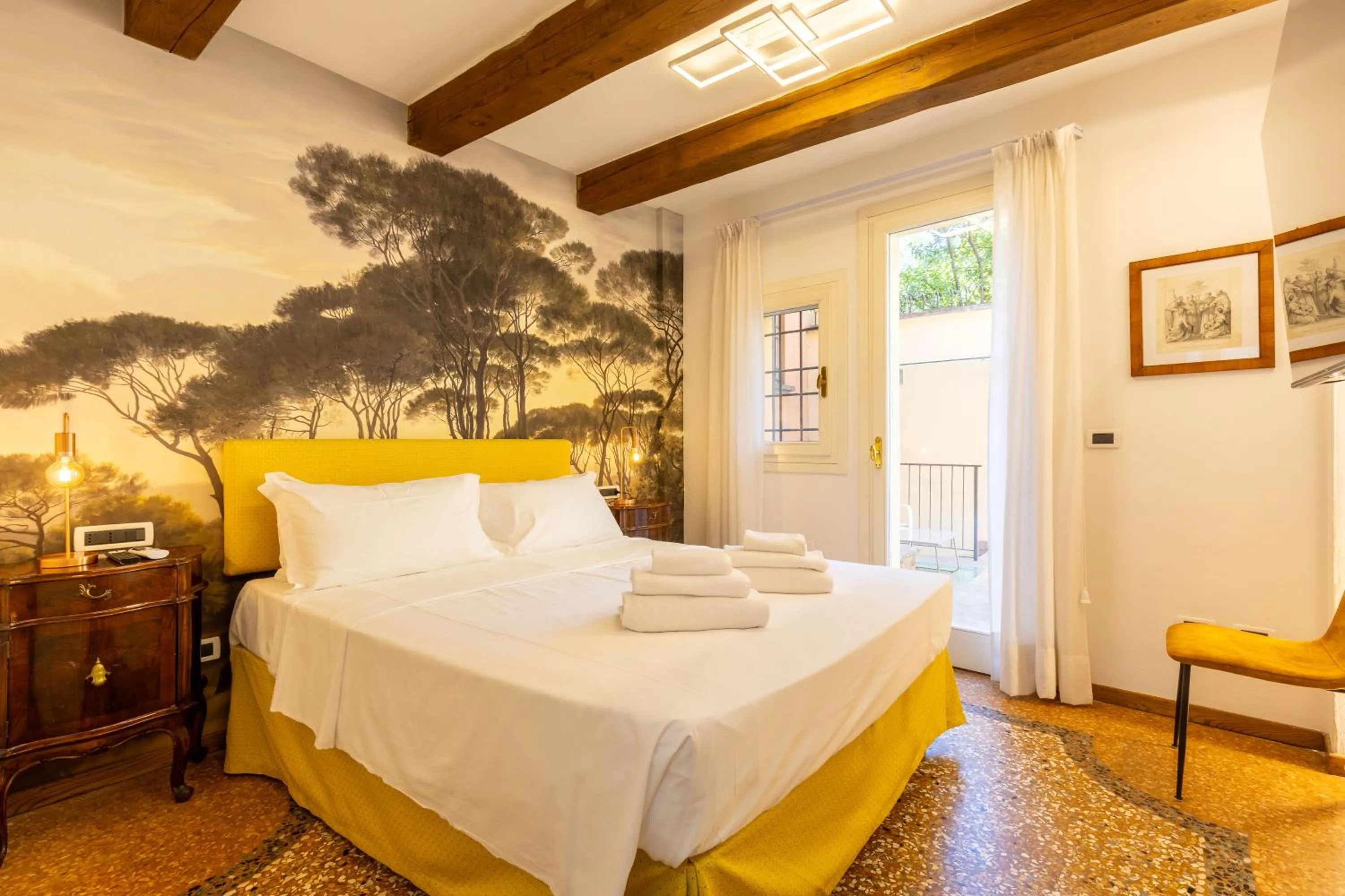 Bed in BolognaRoomscom - Frassinago Deluxe