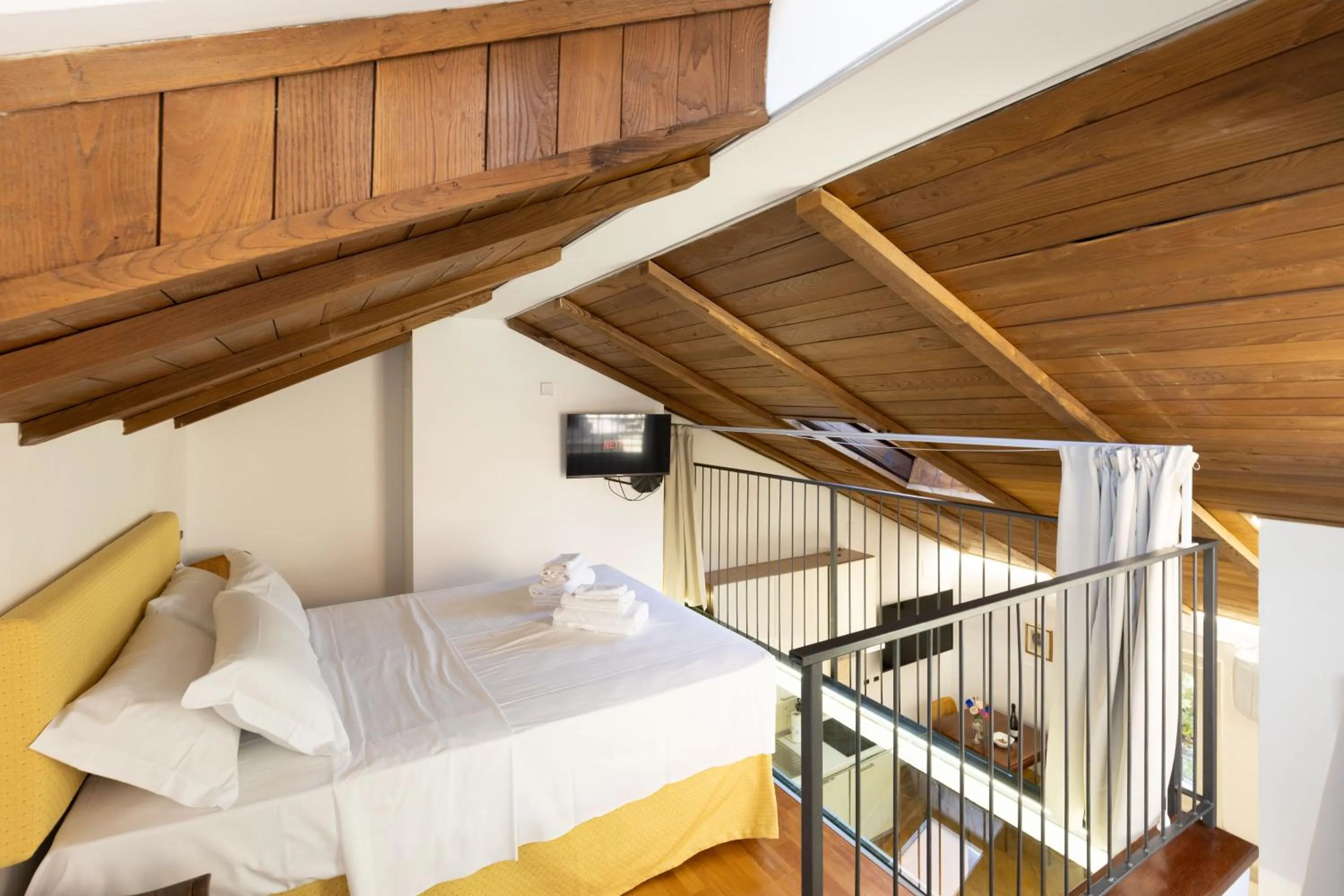 Bed in BolognaRoomscom - Frassinago Deluxe