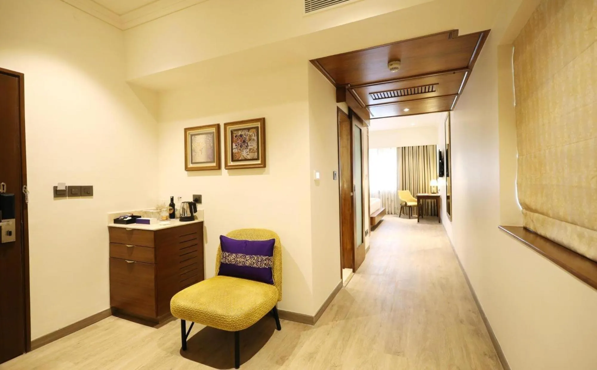 Photo of the whole room in Vivanta Bengaluru Residency Road