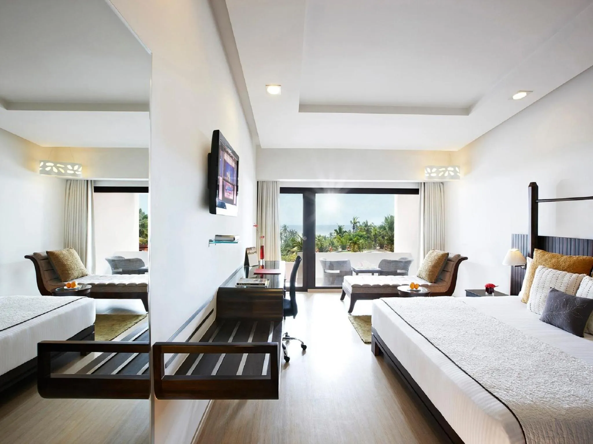 Photo of the whole room, Bed in Gateway Varkala