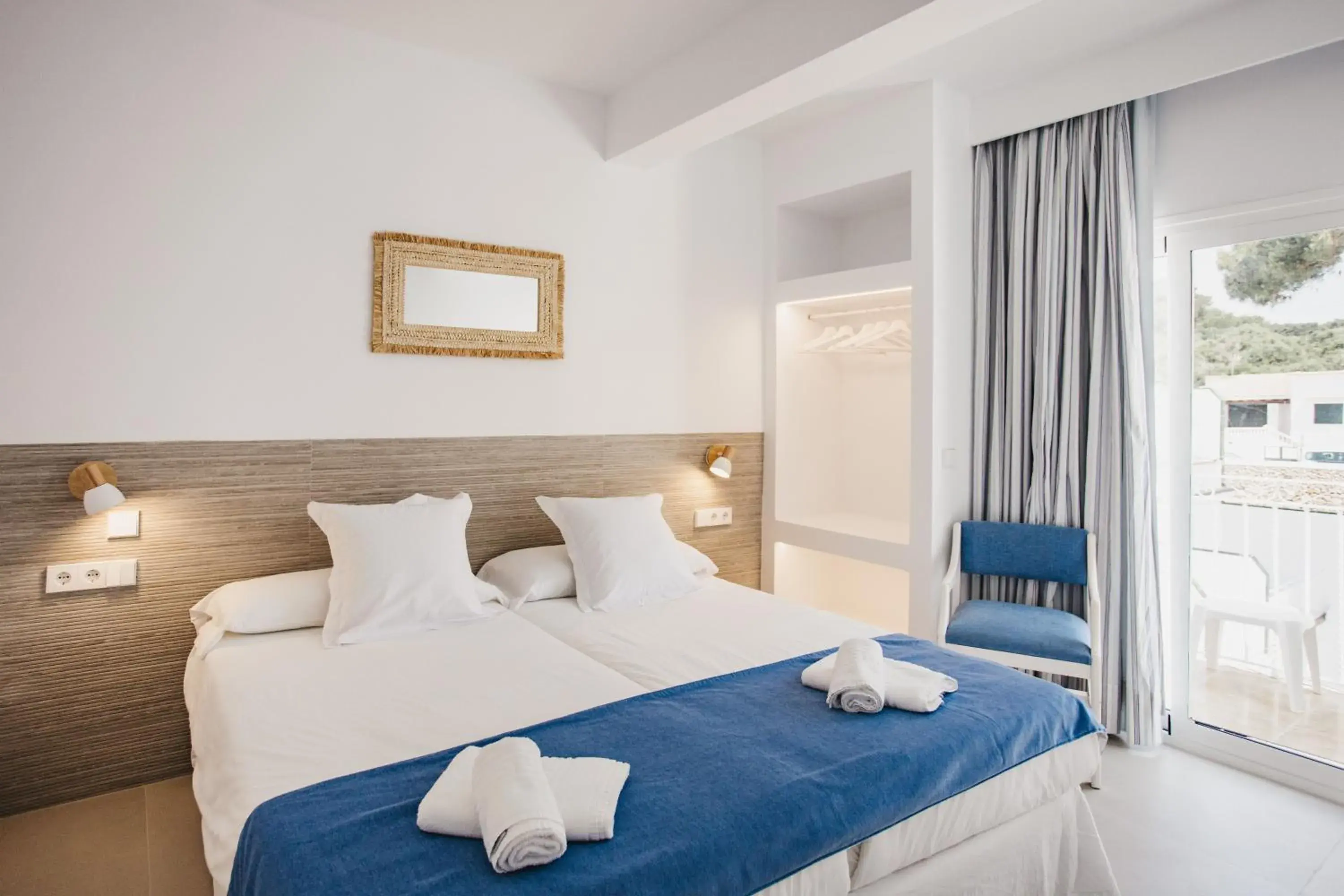 Bedroom, Bed in HOSTAL XUROY Bedroom, Bed in HOSTAL XUROY