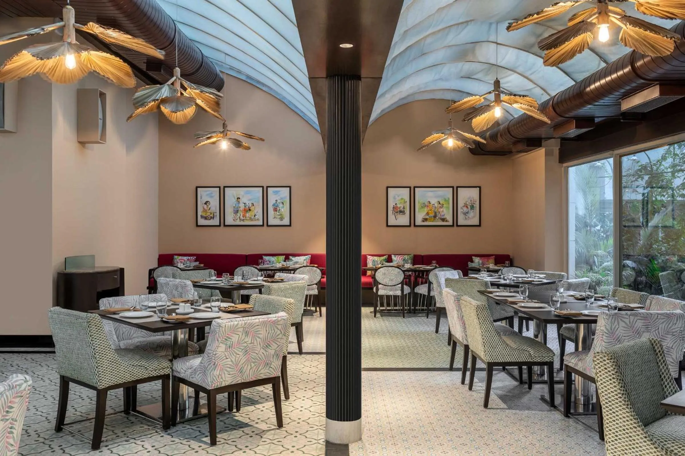 Restaurant/places to eat in Vivanta Ernakulam, Marine Drive