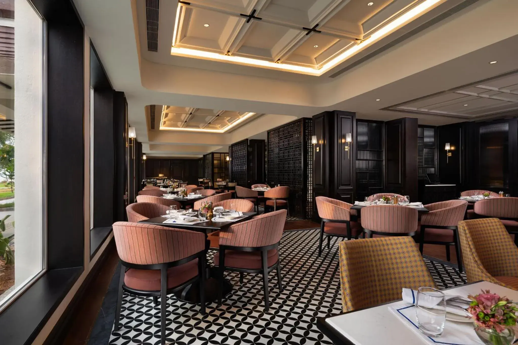 Restaurant/places to eat in Taj Malabar Resort & Spa, Cochin. Restaurant/places to eat in Taj Malabar Resort & Spa, Cochin.