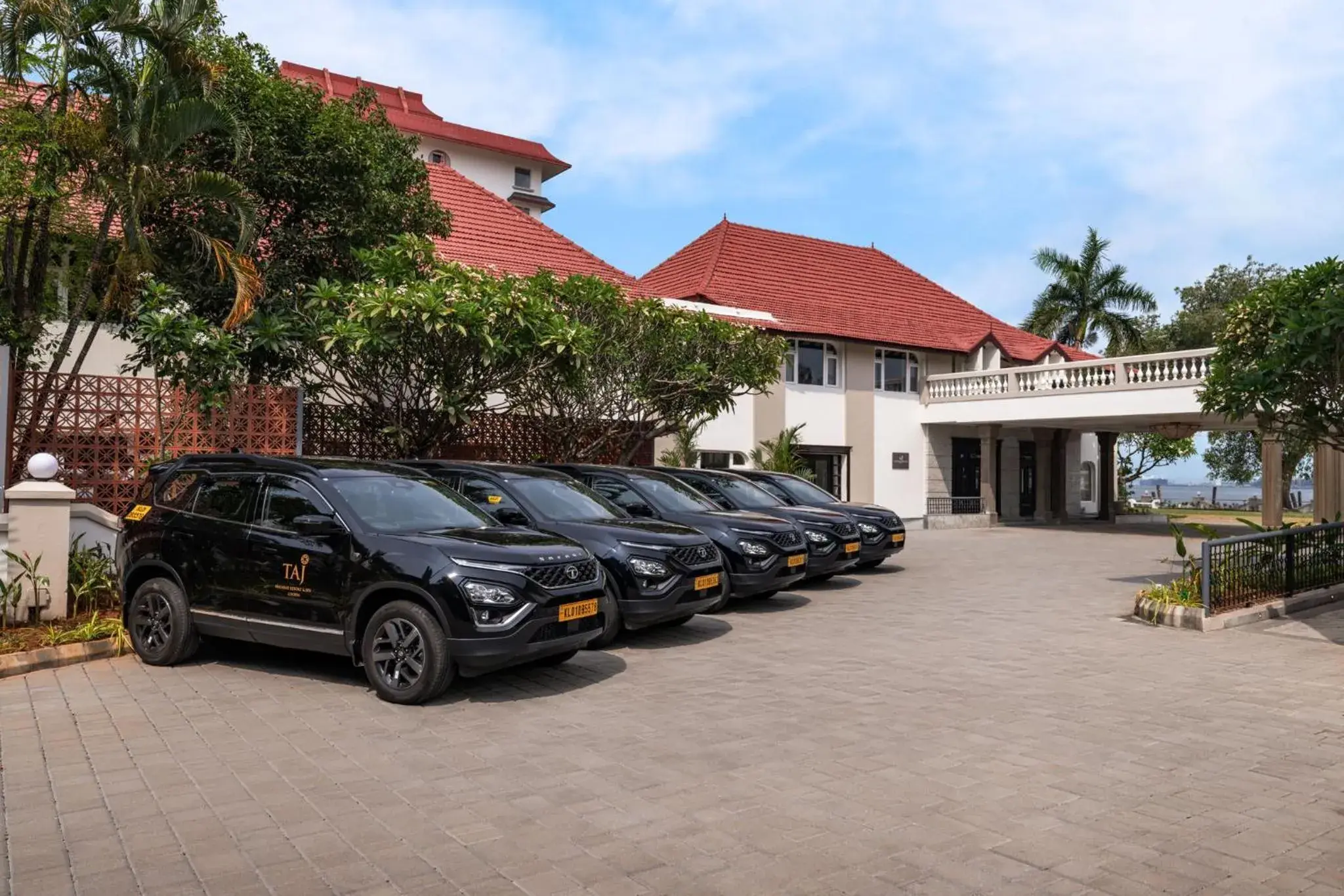 Luxury Seaview Room - single occupancy - King Bed in Taj Malabar Resort & Spa, Cochin. Luxury Seaview Room - single occupancy - King Bed in Taj Malabar Resort & Spa, Cochin.