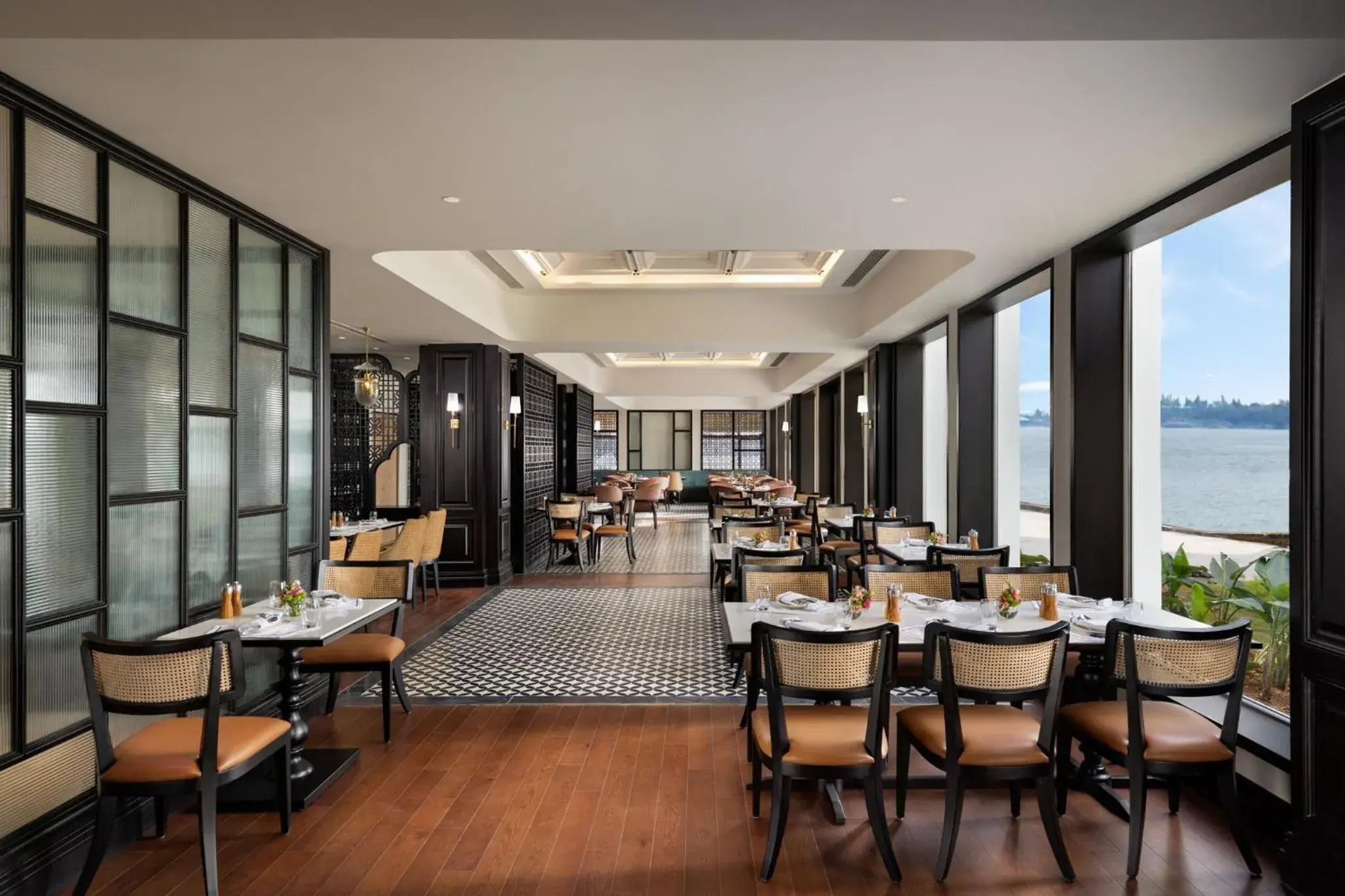 Restaurant/places to eat in Taj Malabar Resort & Spa, Cochin. Restaurant/places to eat in Taj Malabar Resort & Spa, Cochin.