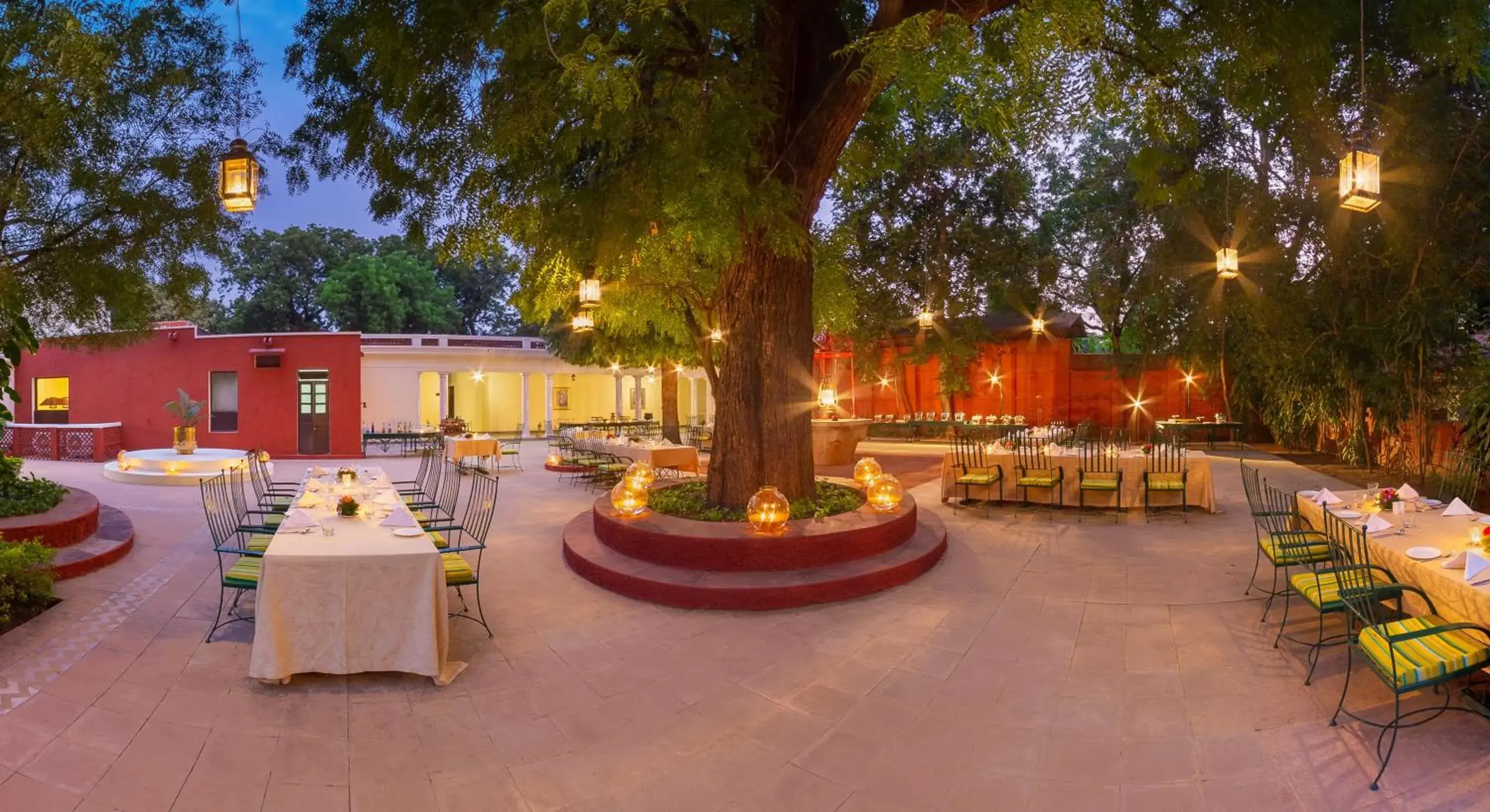 Restaurant/places to eat in Sawai Madhopur Lodge - IHCL SeleQtions Restaurant/places to eat in Sawai Madhopur Lodge - IHCL SeleQtions
