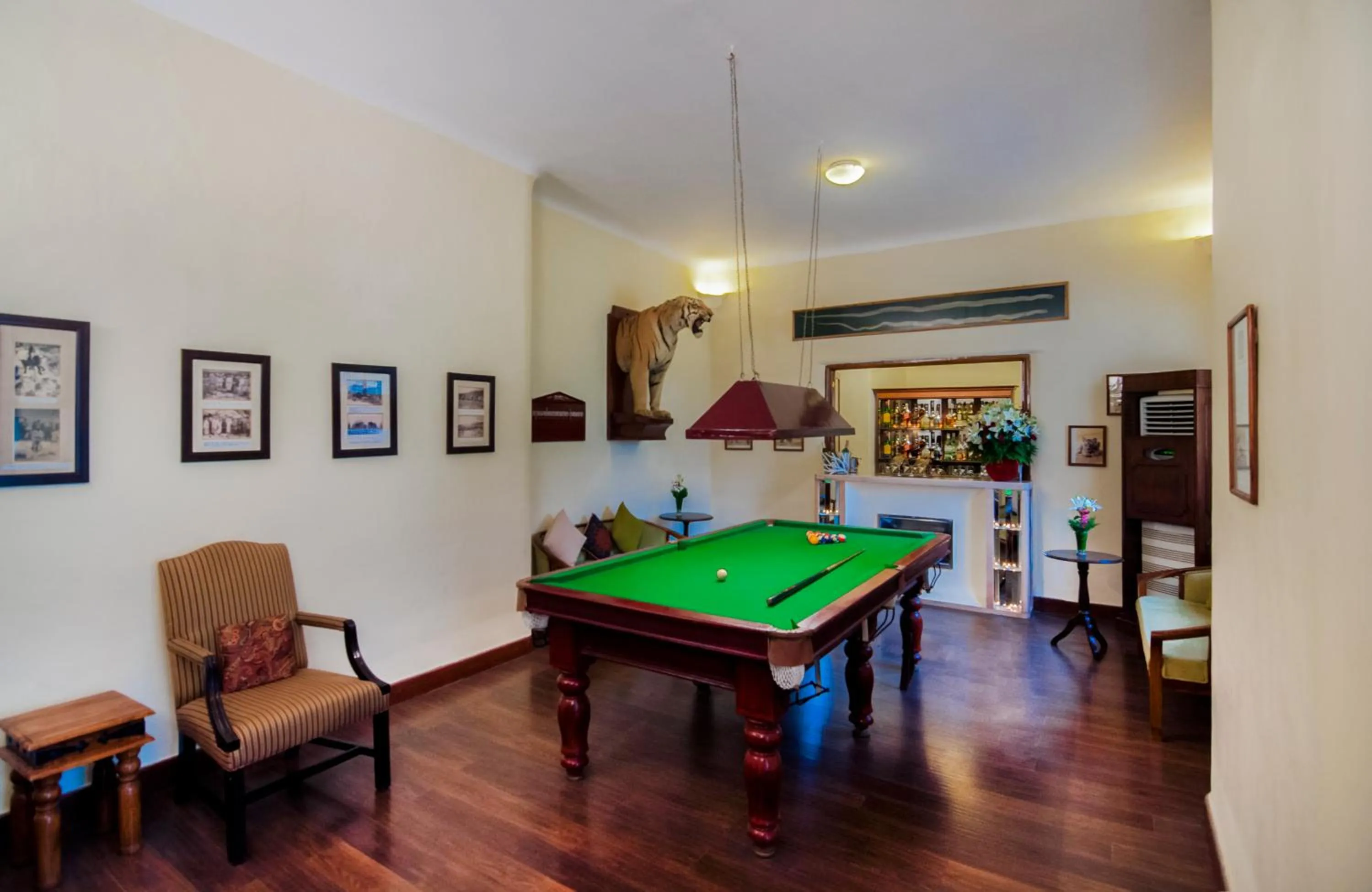 Alcoholic drinks in Sawai Madhopur Lodge - IHCL SeleQtions