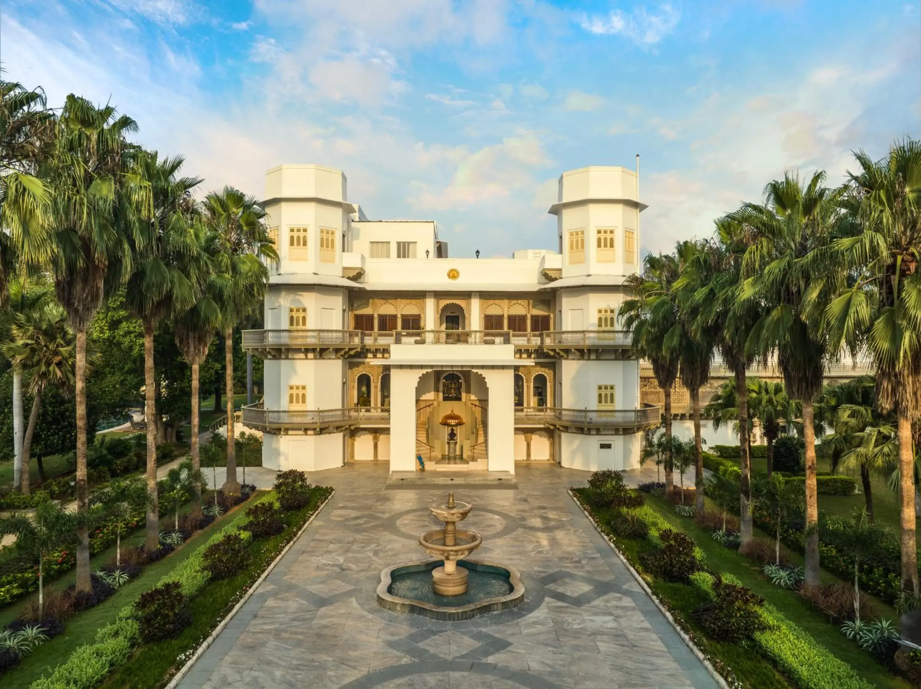 Facade/entrance in Taj Usha Kiran Palace, Gwalior Facade/entrance in Taj Usha Kiran Palace, Gwalior