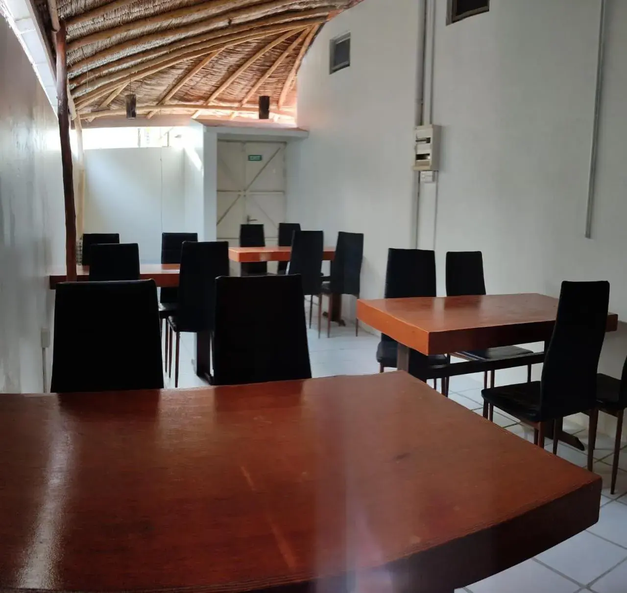 Restaurant/places to eat in La Isla Tropica Restaurant/places to eat in La Isla Tropica