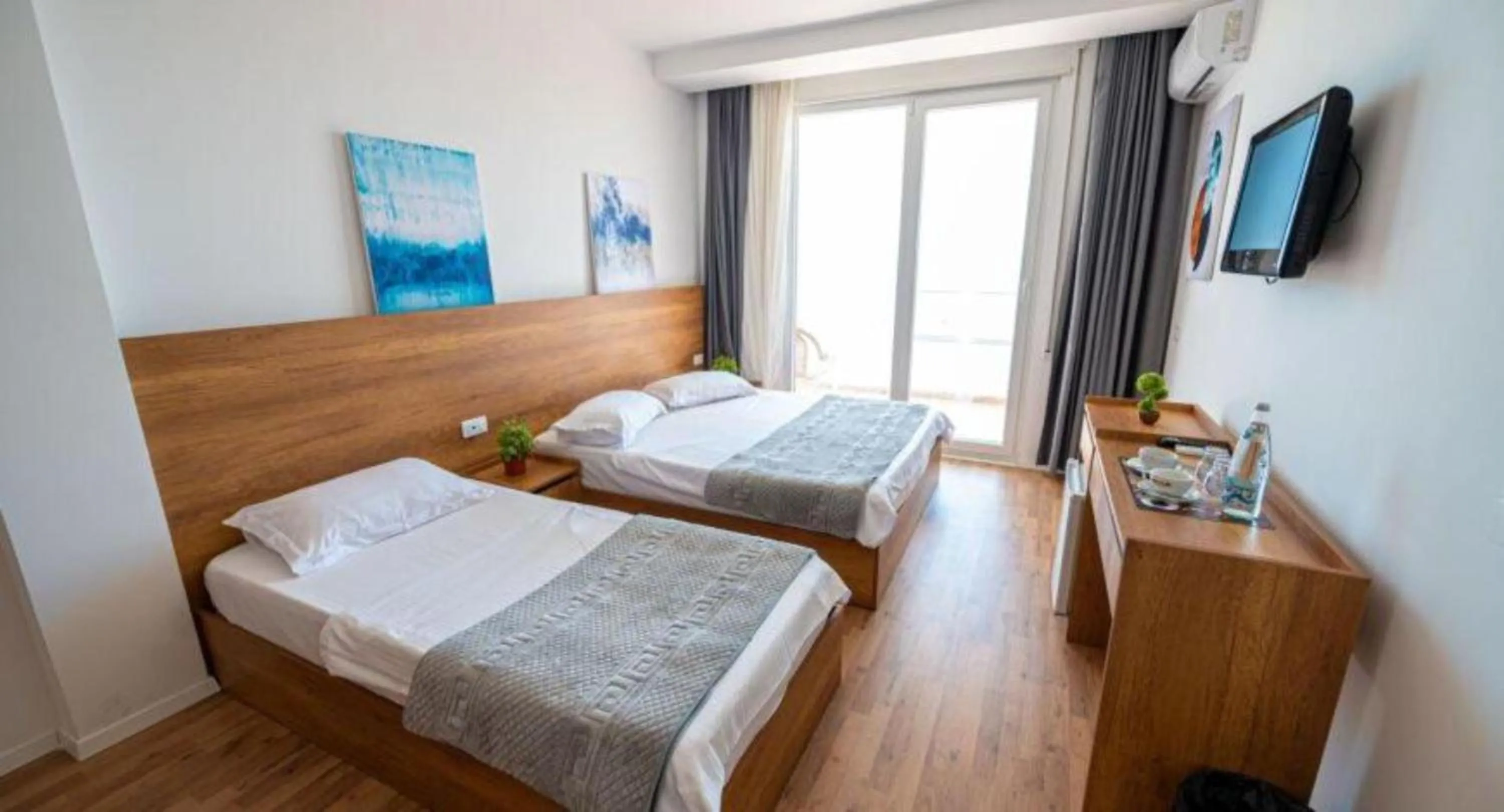 Triple Room with Sea View in Hotel Besani