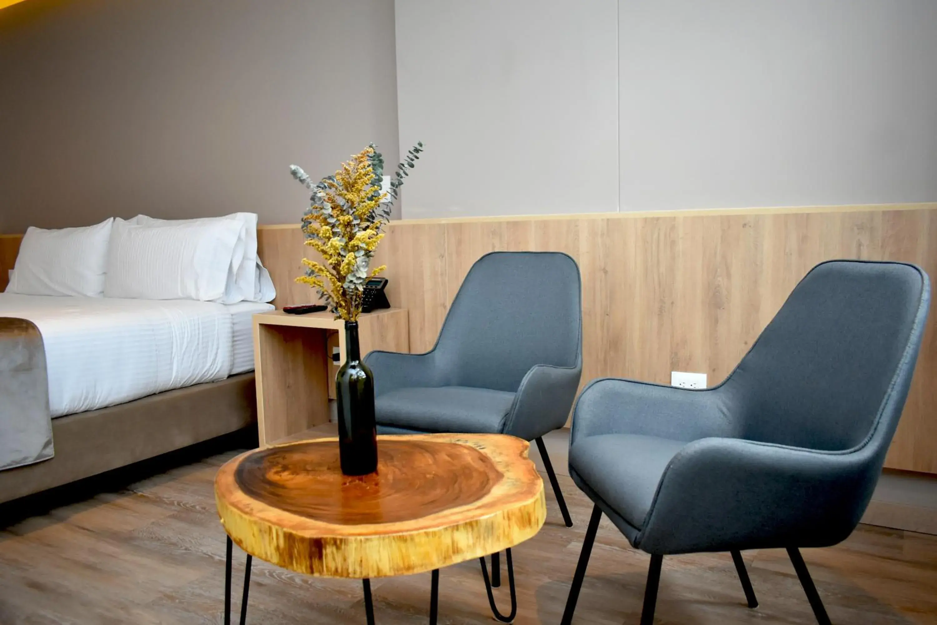 Standard King Room - single occupancy in ExpoStay Hotel Corferias Embajada Americana Standard King Room - single occupancy in ExpoStay Hotel Corferias Embajada Americana