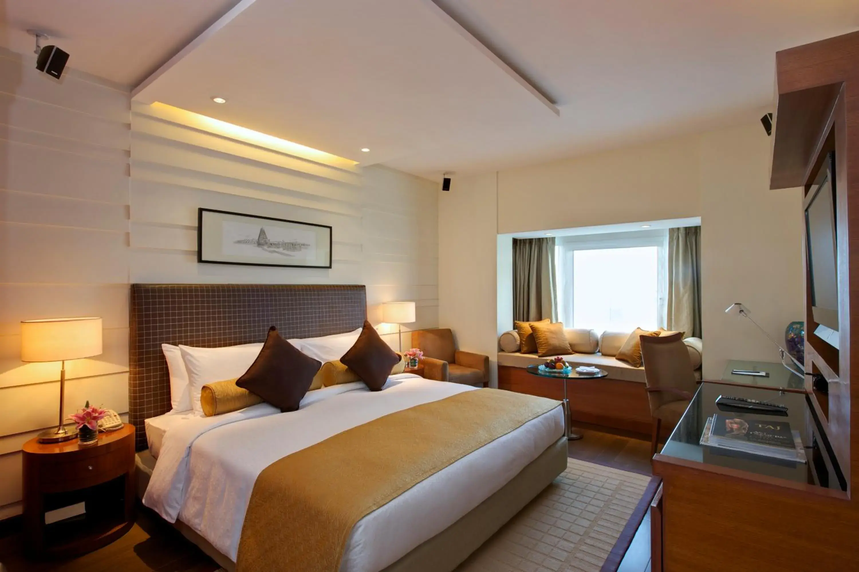 Photo of the whole room, Bed in Taj Coromandel Photo of the whole room, Bed in Taj Coromandel