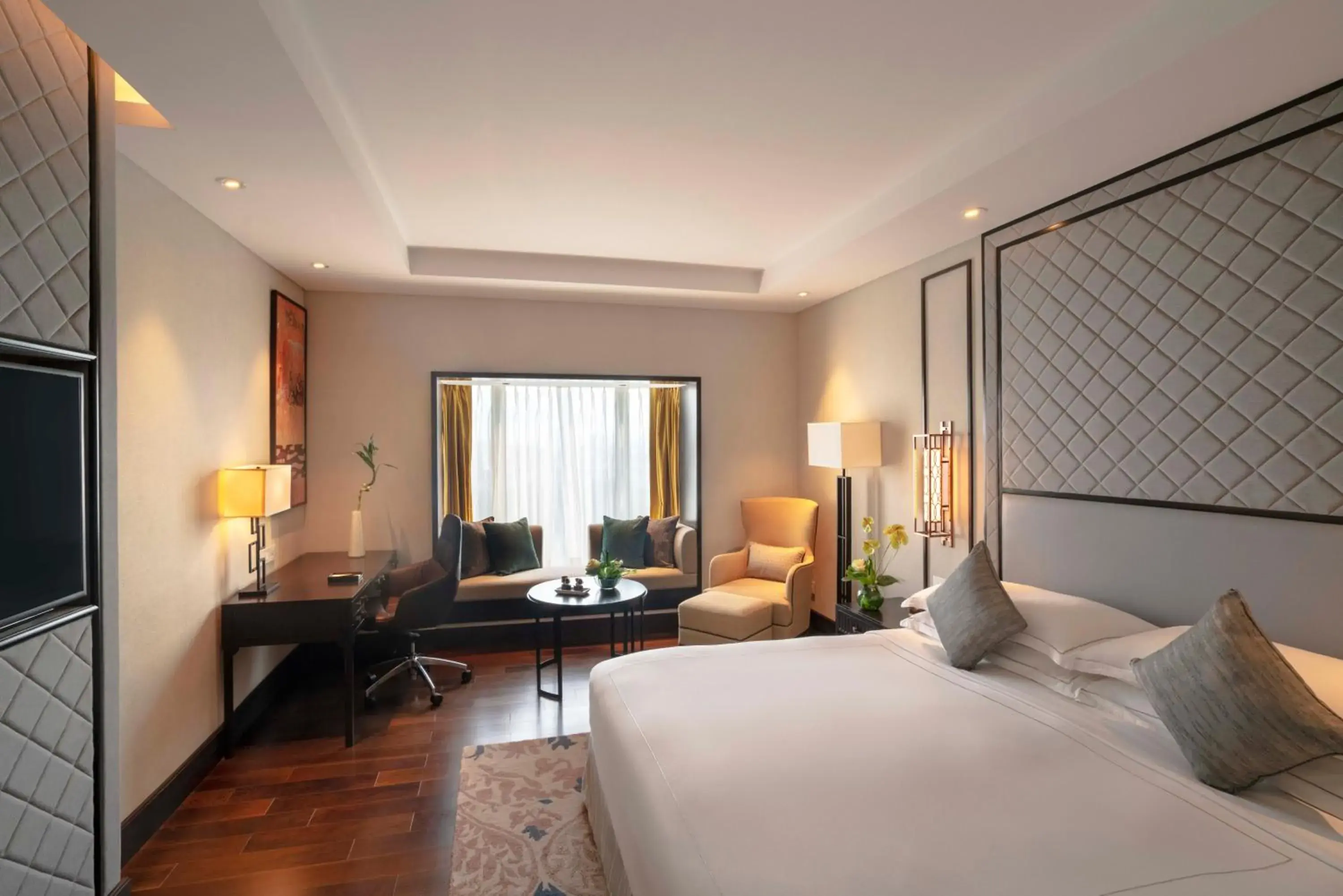 Club Room With Lounge Access & One Way Airport Transfer - single occupancy in Taj Coromandel Club Room With Lounge Access & One Way Airport Transfer - single occupancy in Taj Coromandel