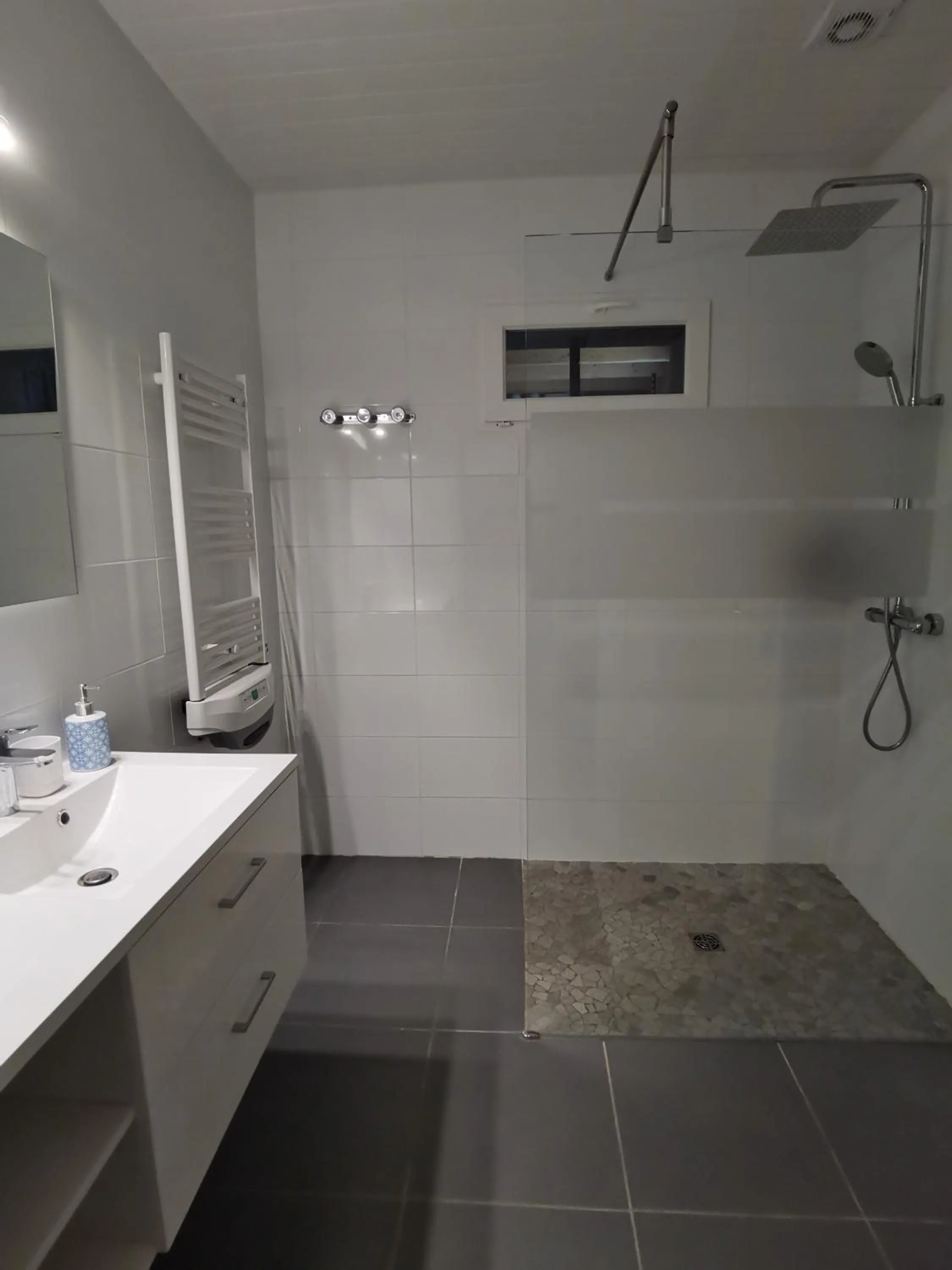 Bathroom in Les Hauts de Grazac, Chambres et Tables d'hôtes