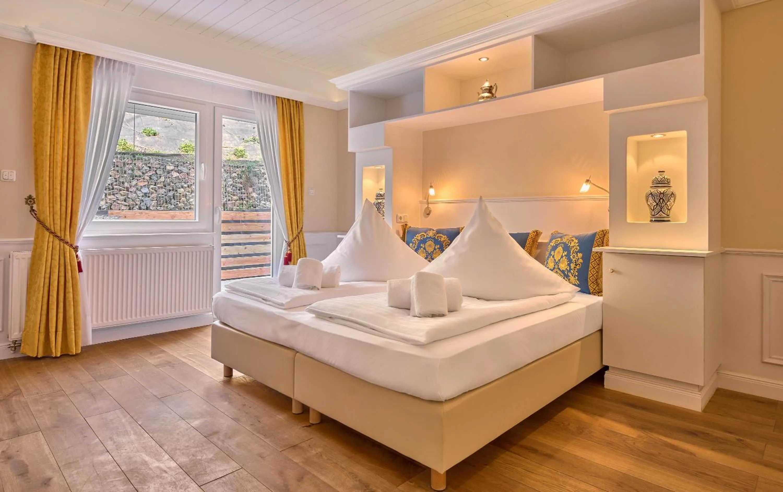 Bed in Hotel Weinberg-Schlößchen